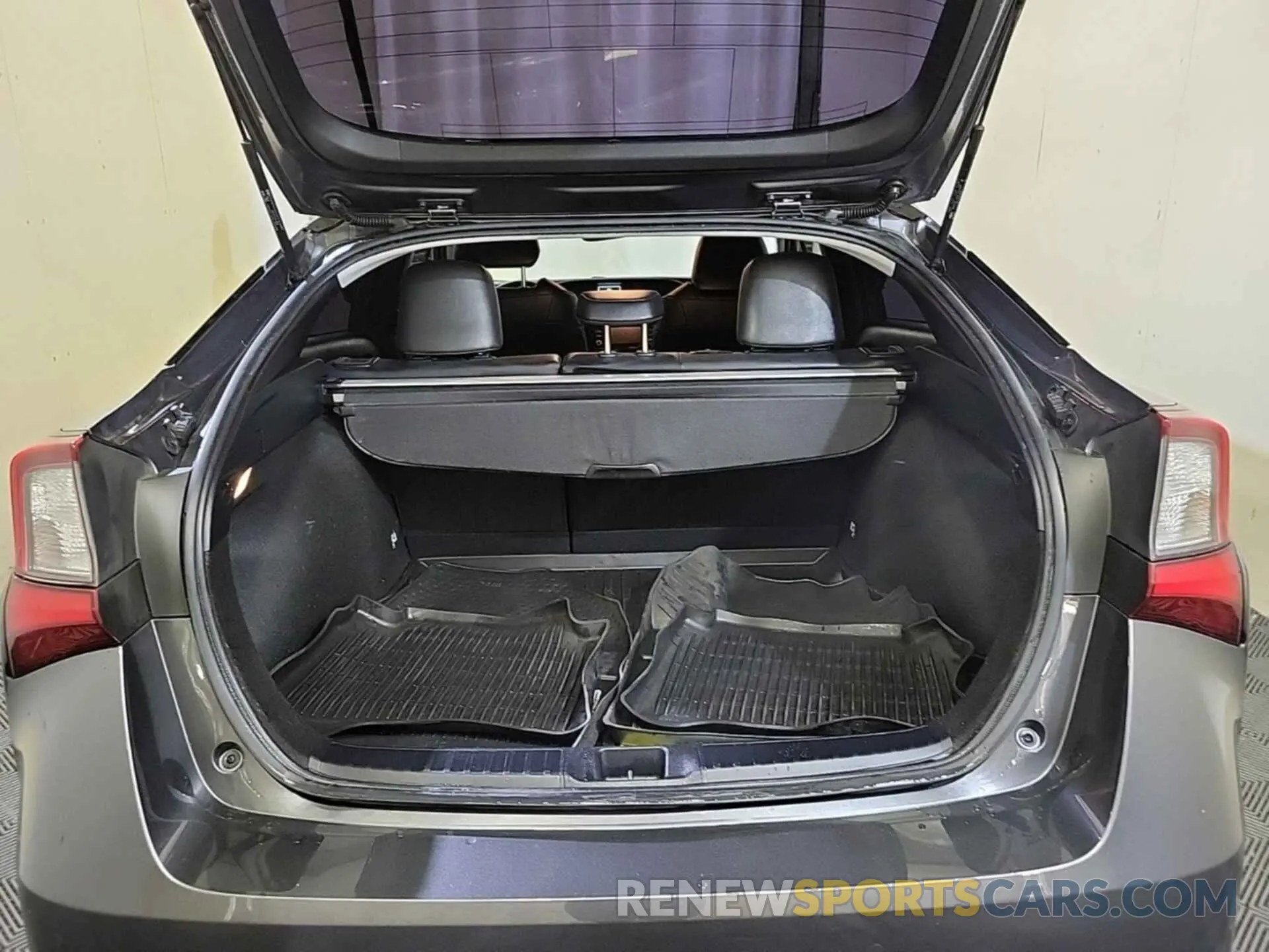 18 fotografías del automóvil dañado JTDKAMFU2M3143124 TOYOTA PRIUS 2021