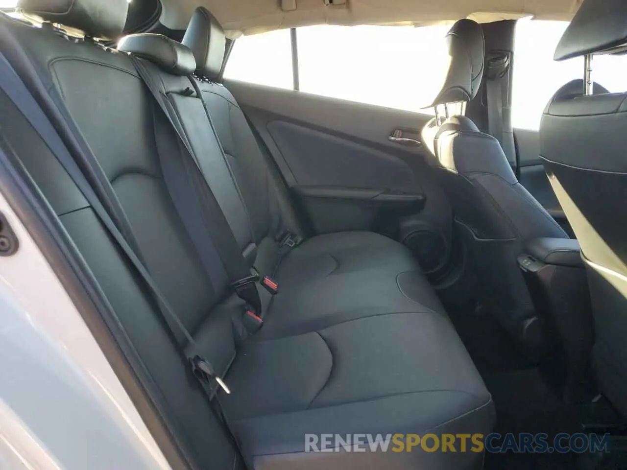 10 fotografías del automóvil dañado JTDKAMFU3M3126686 TOYOTA PRIUS 2021
