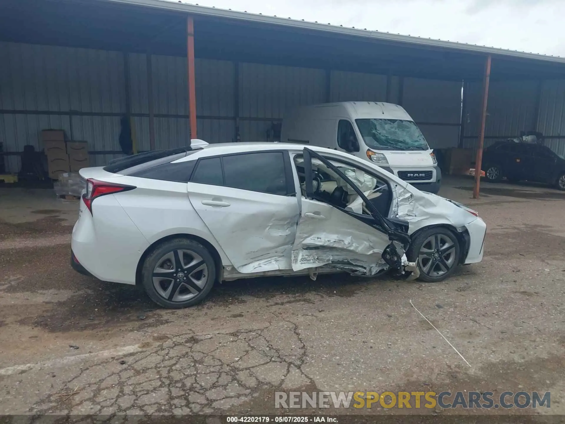 12 fotografías del automóvil dañado JTDKAMFU4M3130441 TOYOTA PRIUS 2021