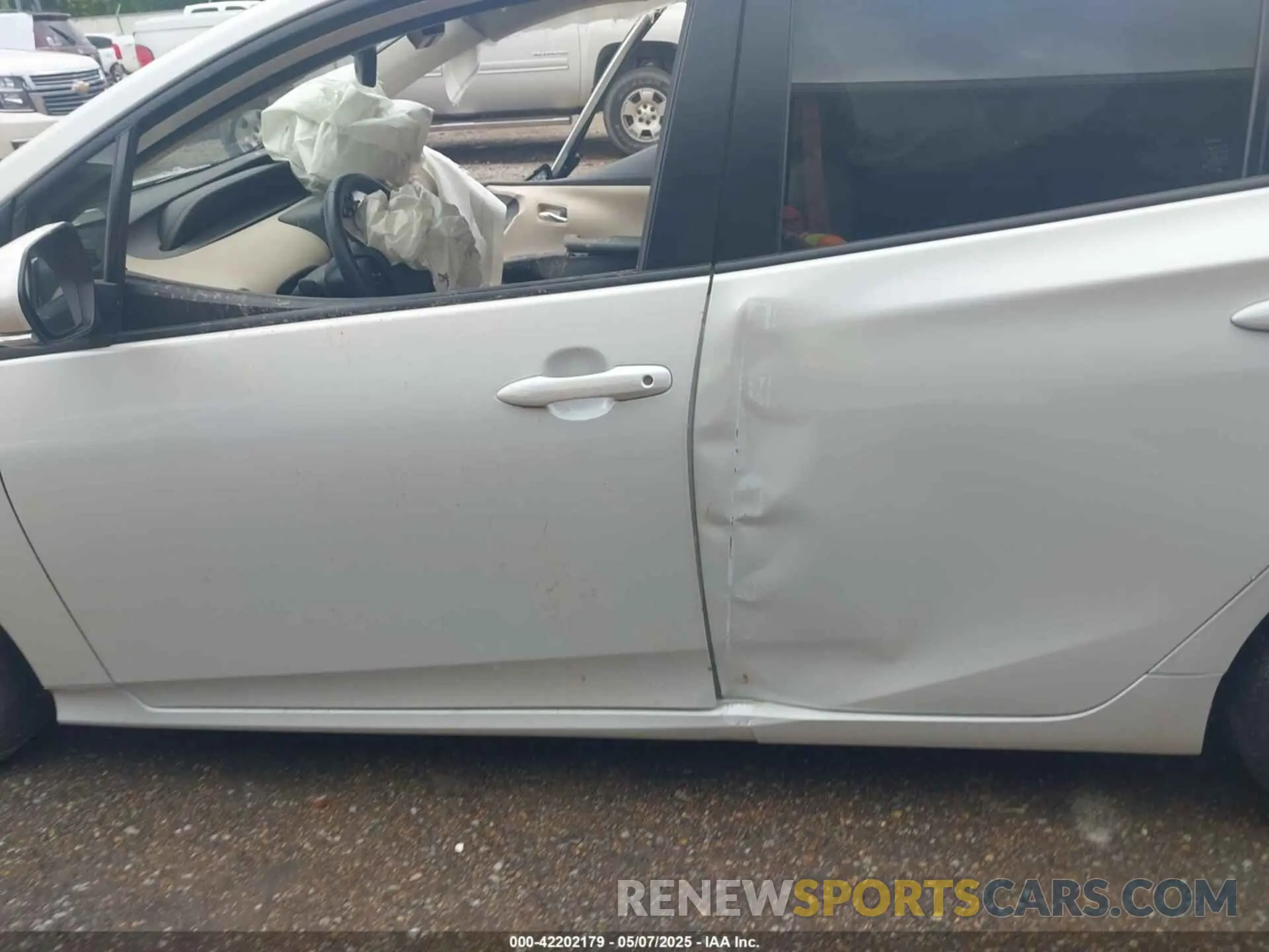 17 fotografías del automóvil dañado JTDKAMFU4M3130441 TOYOTA PRIUS 2021