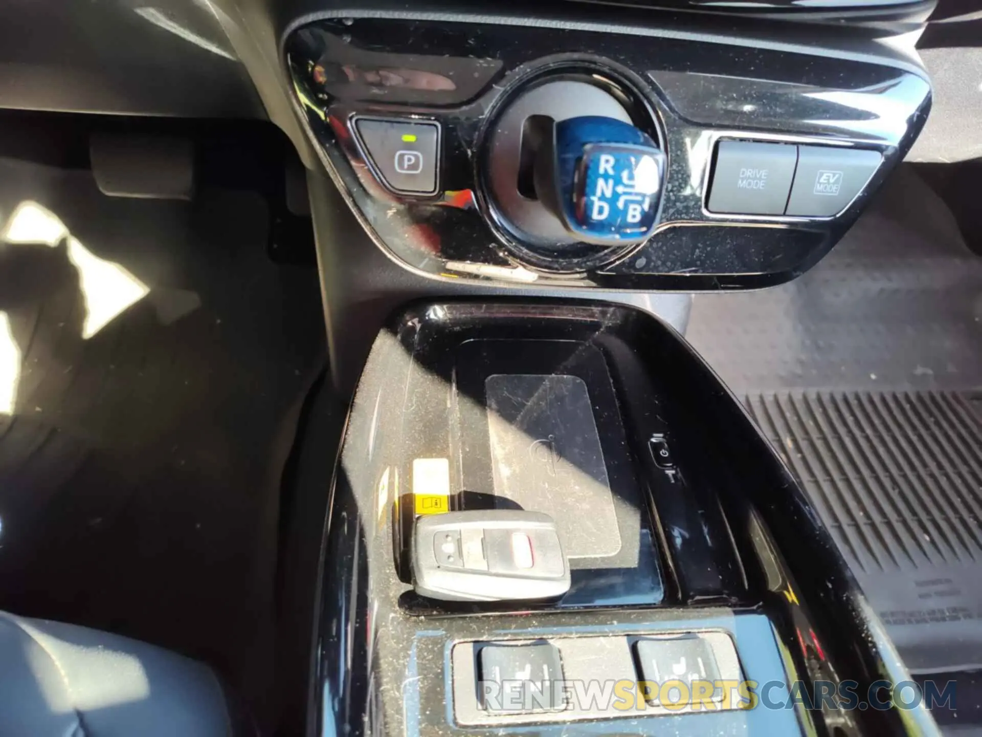 36 fotografías del automóvil dañado JTDKAMFU4M3136059 TOYOTA PRIUS 2021