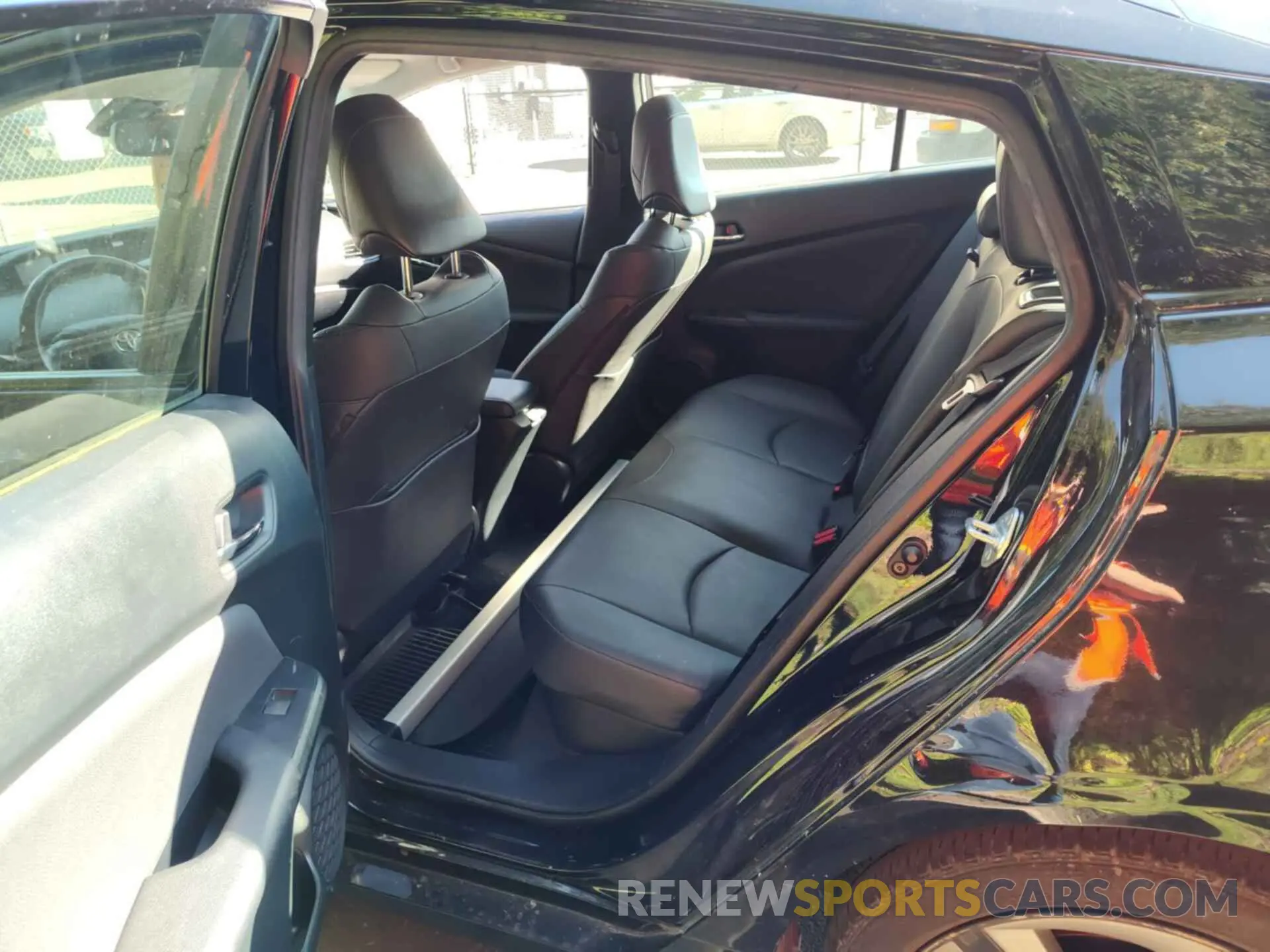 6 fotografías del automóvil dañado JTDKAMFU4M3136059 TOYOTA PRIUS 2021