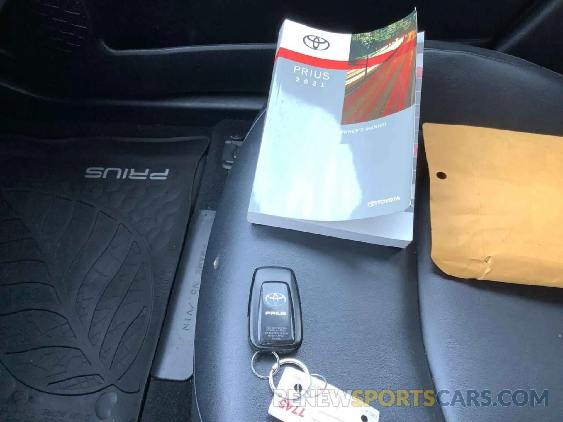 36 fotografías del automóvil dañado JTDKAMFU5M3141383 TOYOTA PRIUS 2021