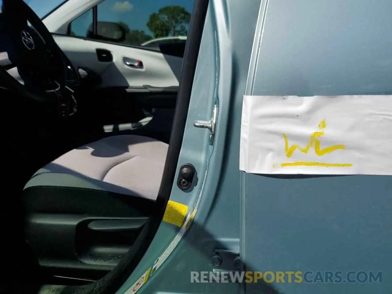12 fotografías del automóvil dañado JTDKAMFU6M3138833 TOYOTA PRIUS 2021