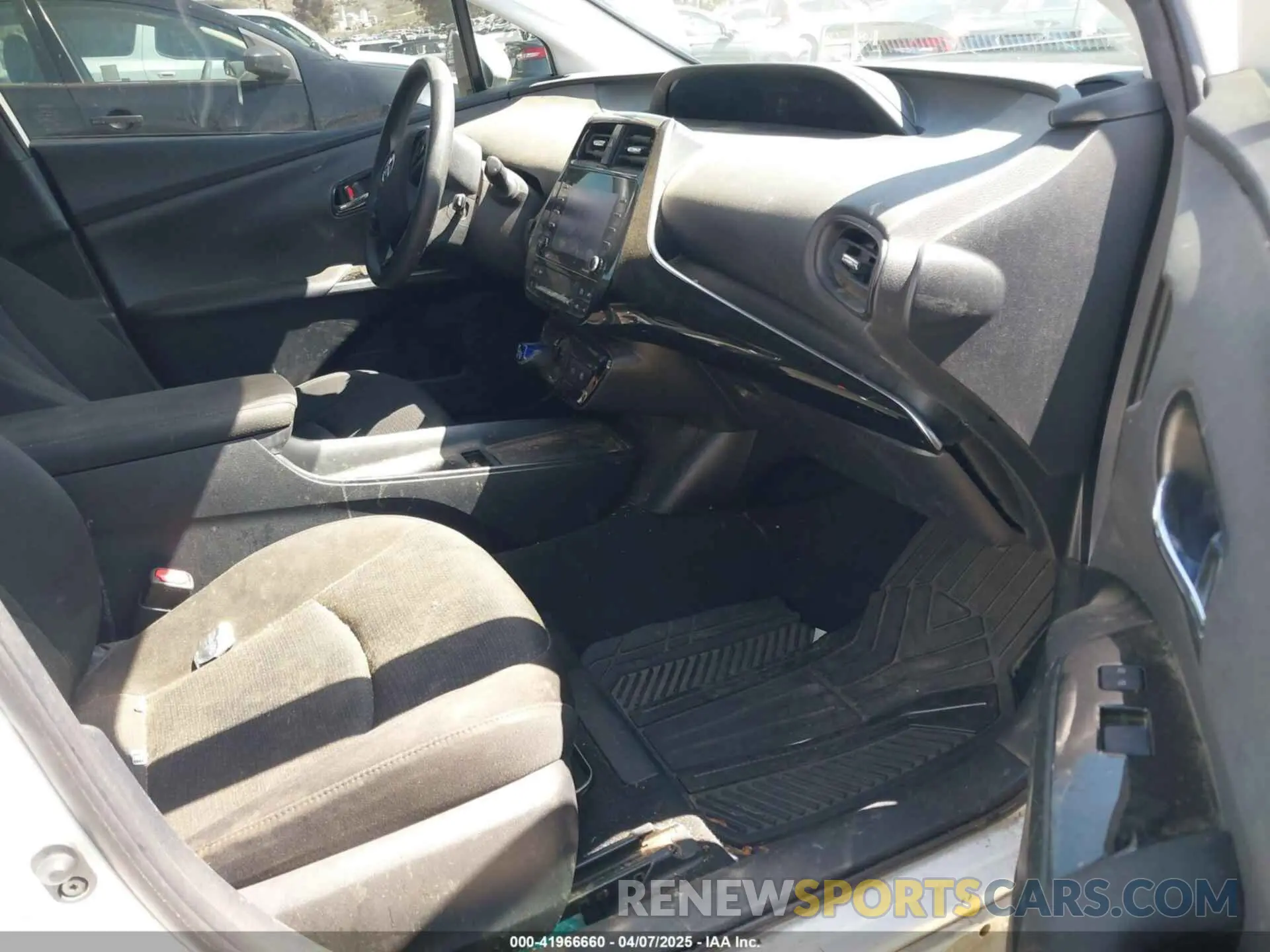 5 fotografías del automóvil dañado JTDKAMFU8M3133925 TOYOTA PRIUS 2021