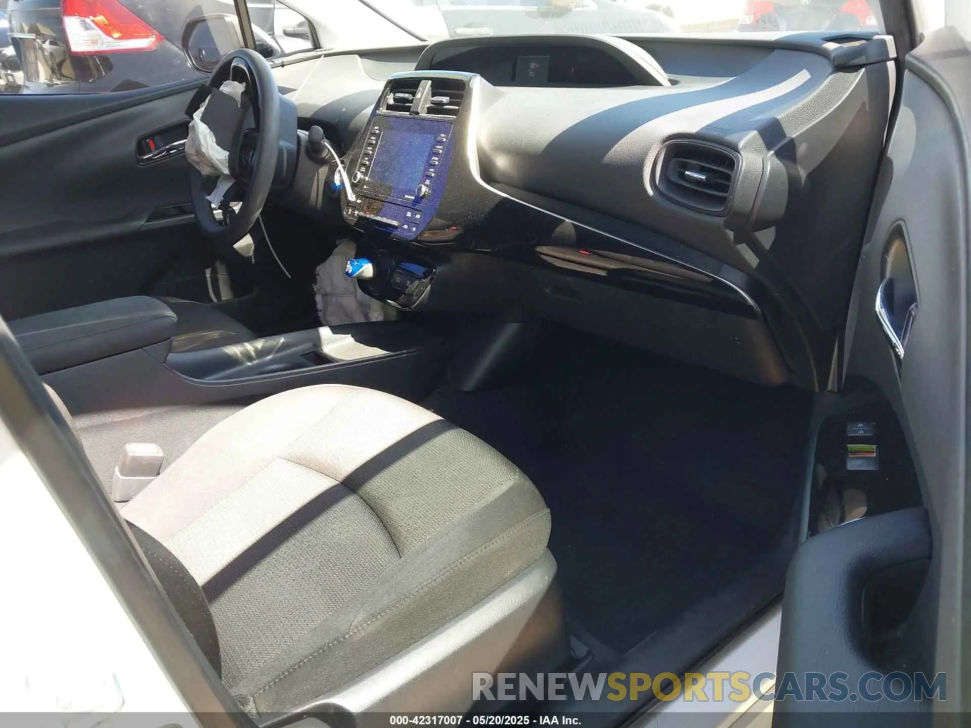 5 fotografías del automóvil dañado JTDKAMFU8M3135142 TOYOTA PRIUS 2021