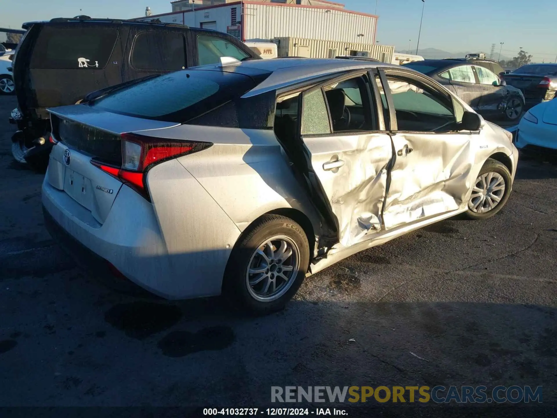 4 fotografías del automóvil dañado JTDKAMFUXM3132243 TOYOTA PRIUS 2021