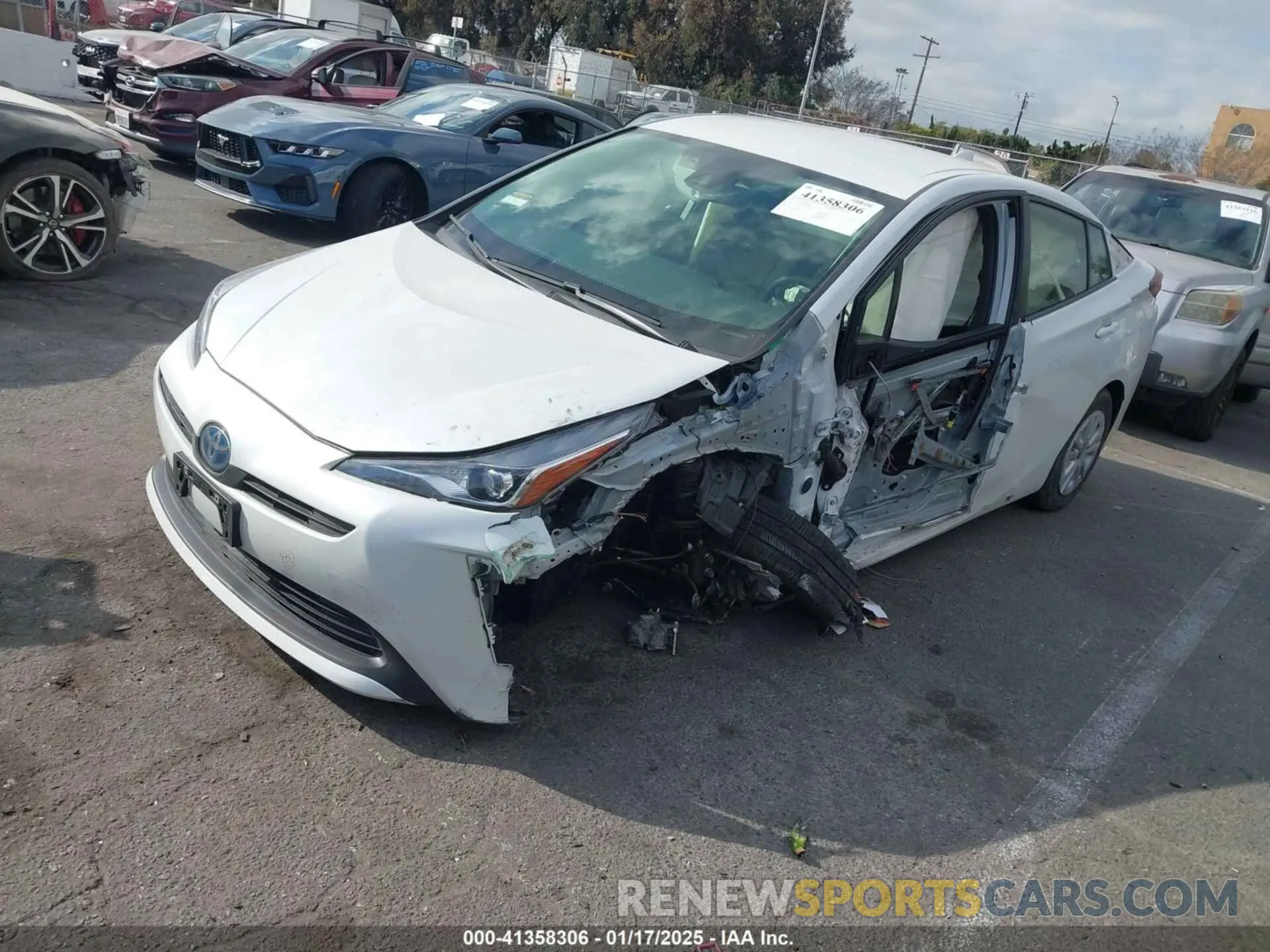 2 fotografías del automóvil dañado JTDKAMFUXM3144845 TOYOTA PRIUS 2021