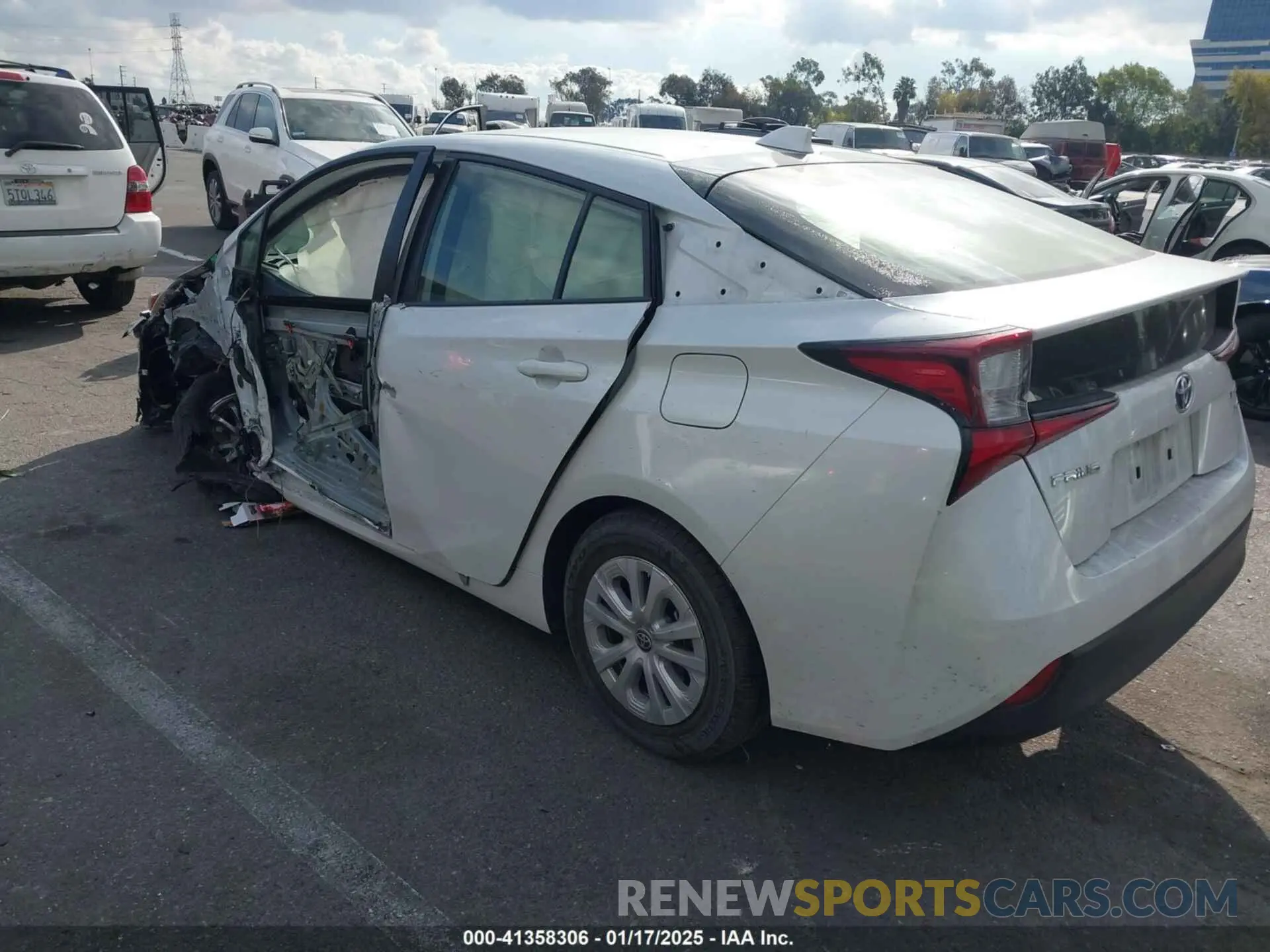 3 fotografías del automóvil dañado JTDKAMFUXM3144845 TOYOTA PRIUS 2021