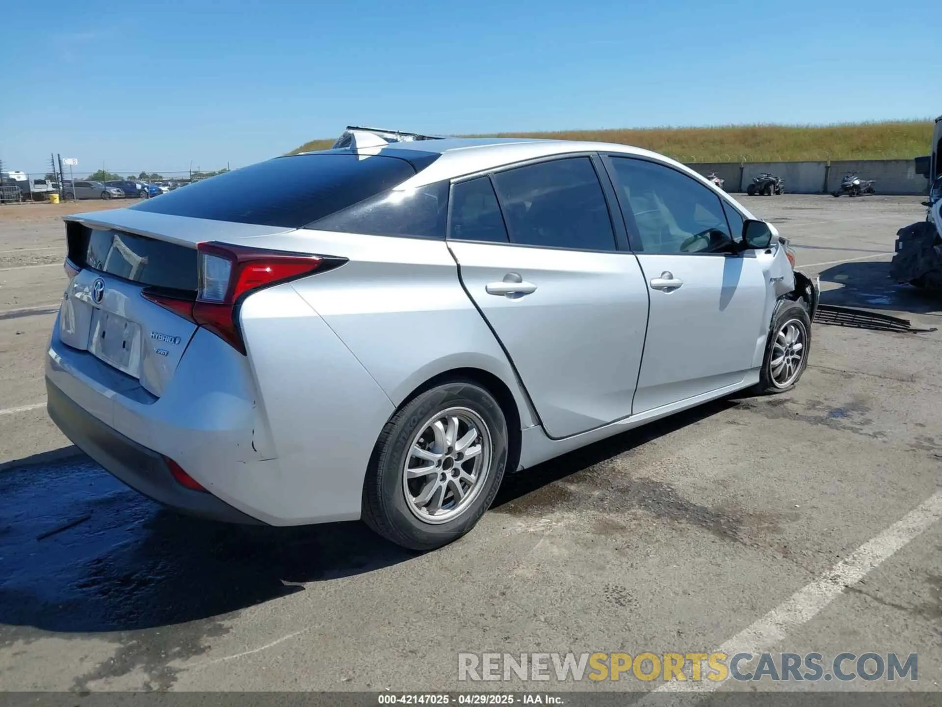 4 fotografías del automóvil dañado JTDKAMFUXM3144991 TOYOTA PRIUS 2021