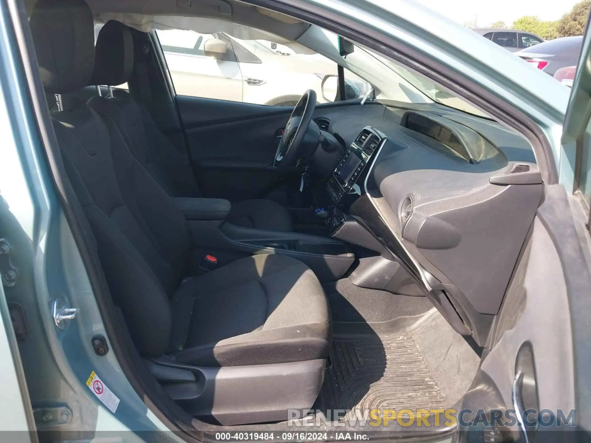 5 fotografías del automóvil dañado JTDKAMFU0N3189486 TOYOTA PRIUS 2022