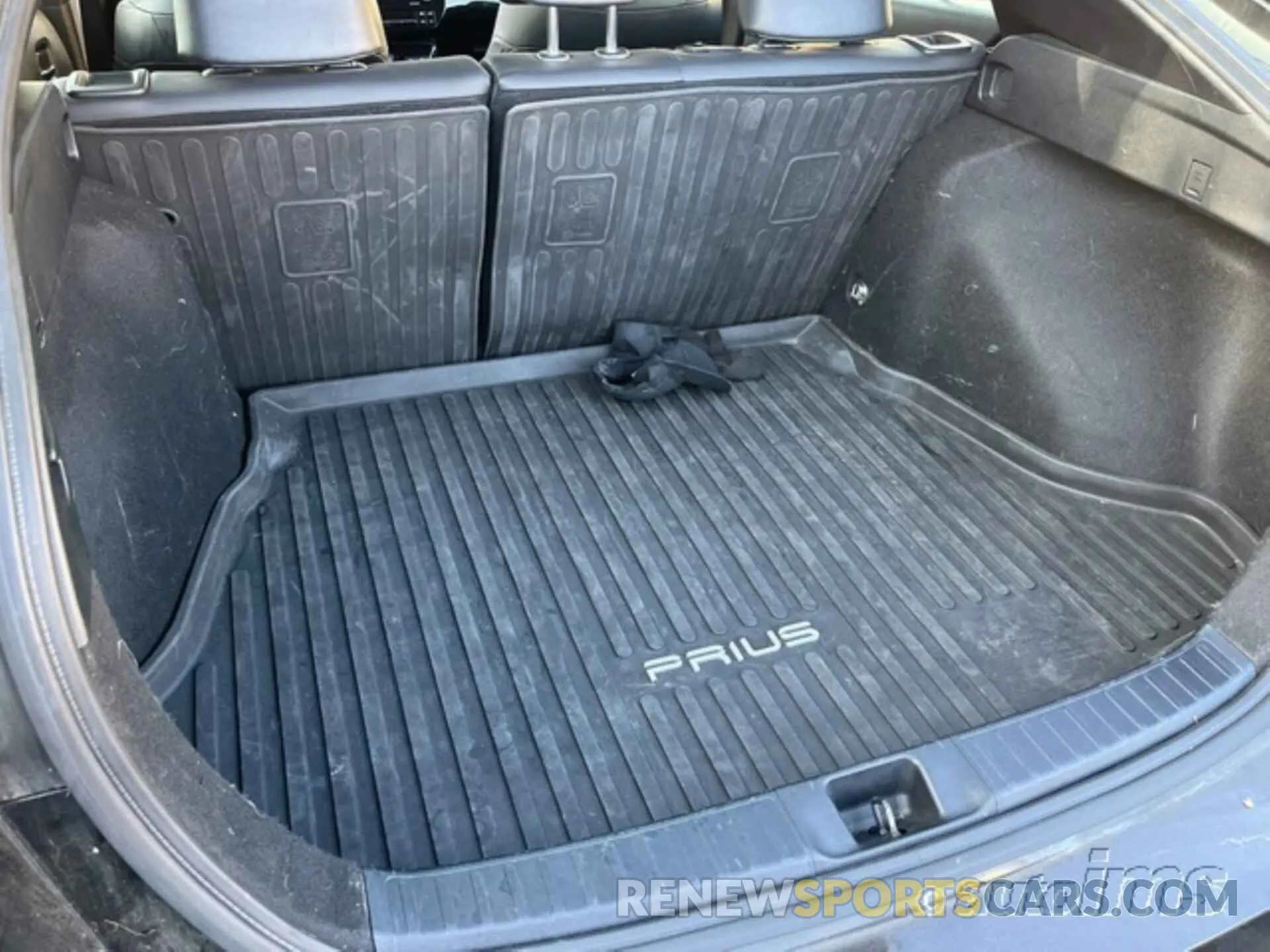 14 fotografías del automóvil dañado JTDKAMFU1N3180523 TOYOTA PRIUS 2022