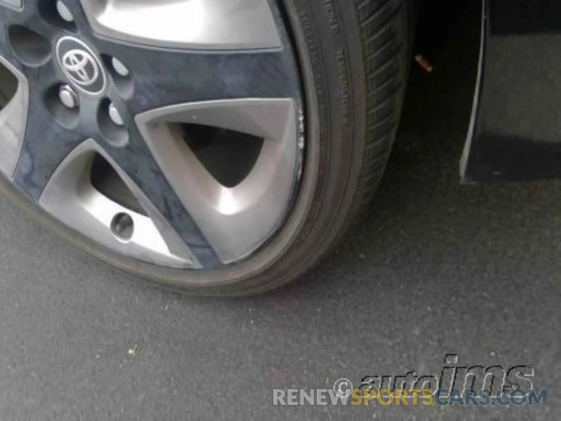 2 fotografías del automóvil dañado JTDKAMFU5N3180234 TOYOTA PRIUS 2022