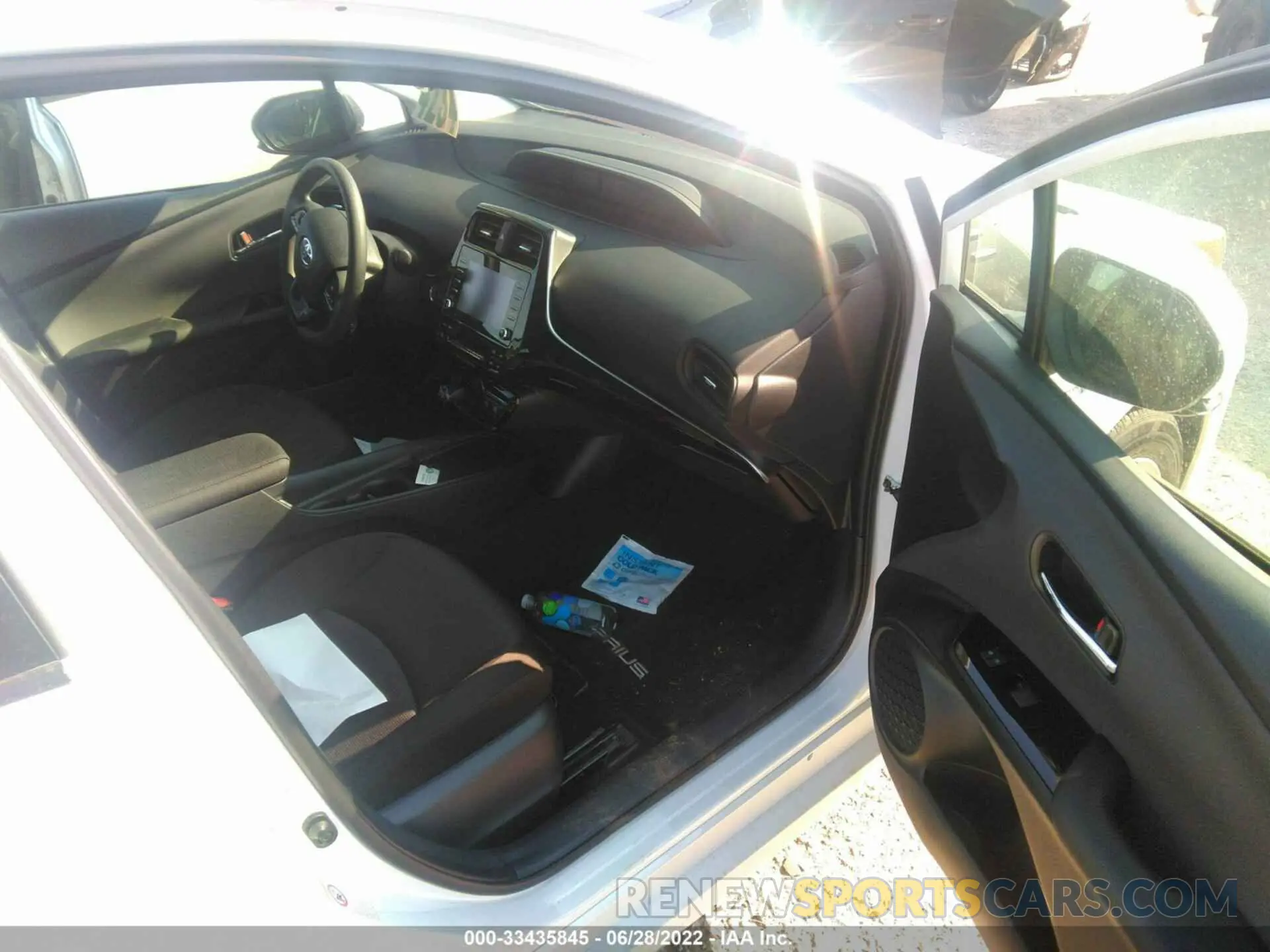 5 fotografías del automóvil dañado JTDKAMFU9N3173870 TOYOTA PRIUS 2022