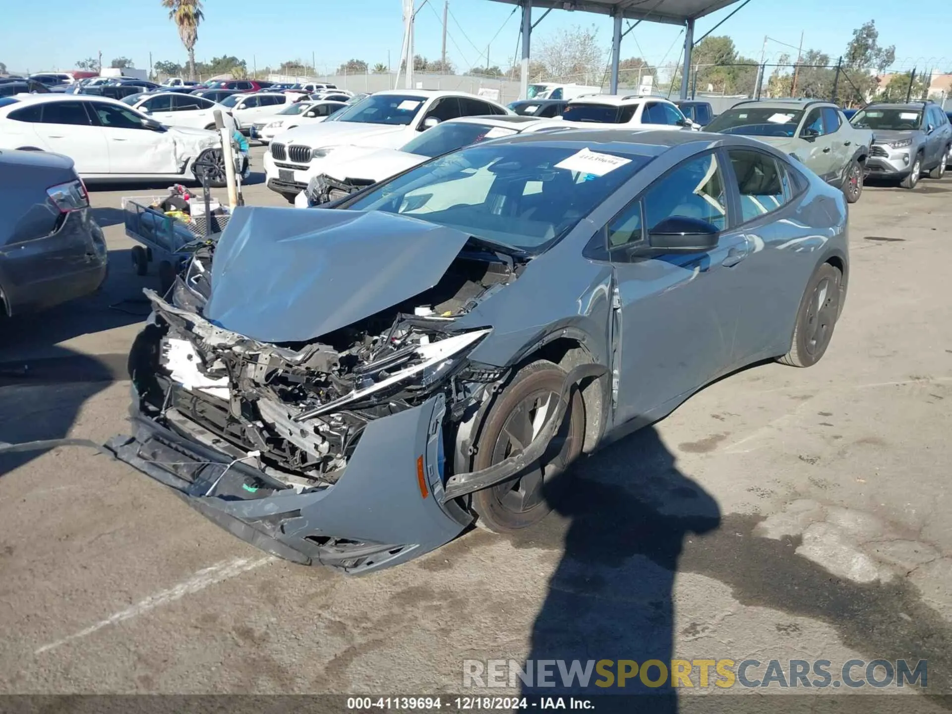 2 fotografías del automóvil dañado JTDACAAU0P3013309 TOYOTA PRIUS 2023