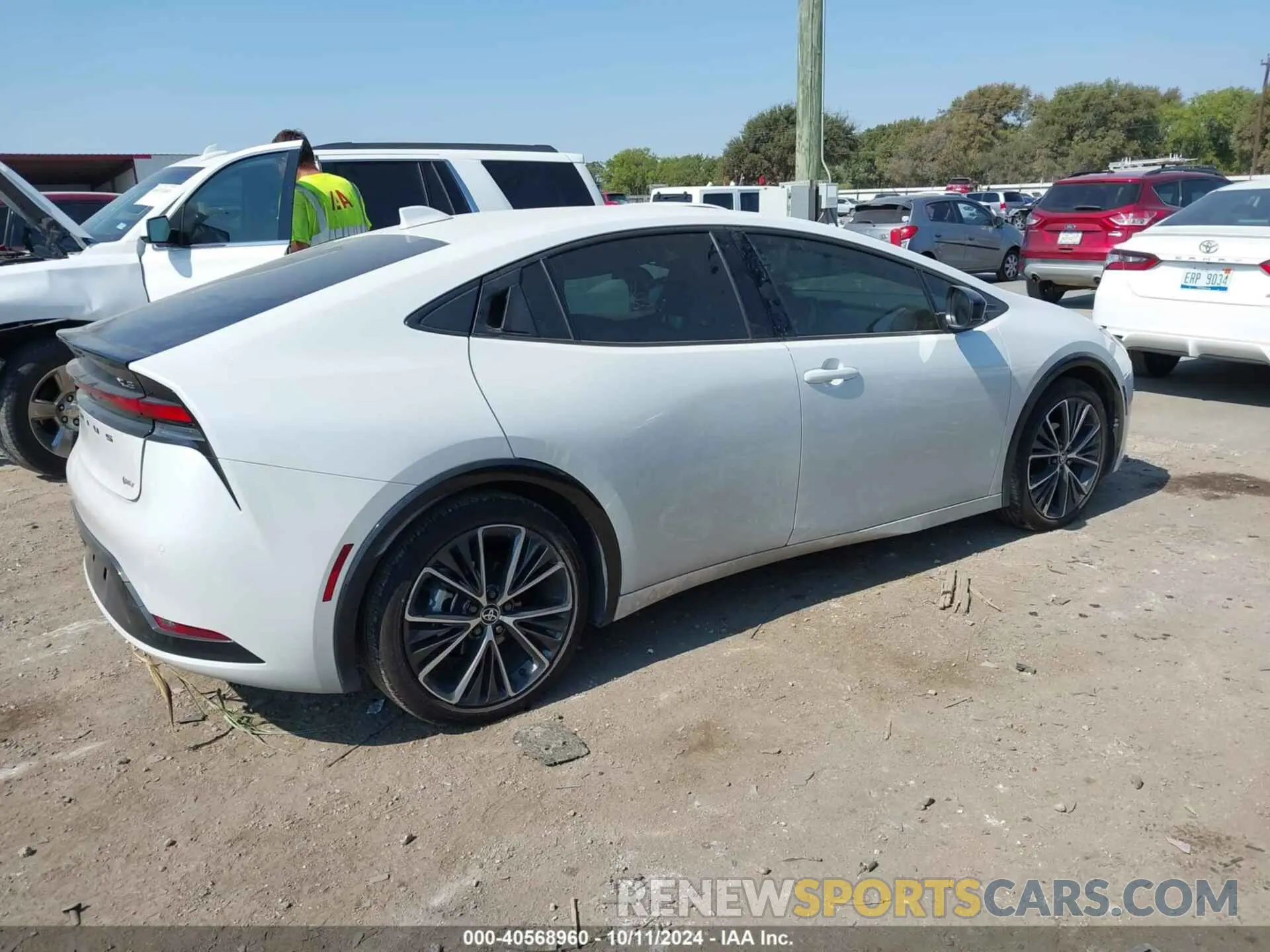 4 fotografías del automóvil dañado JTDACAAU6P3011869 TOYOTA PRIUS 2023