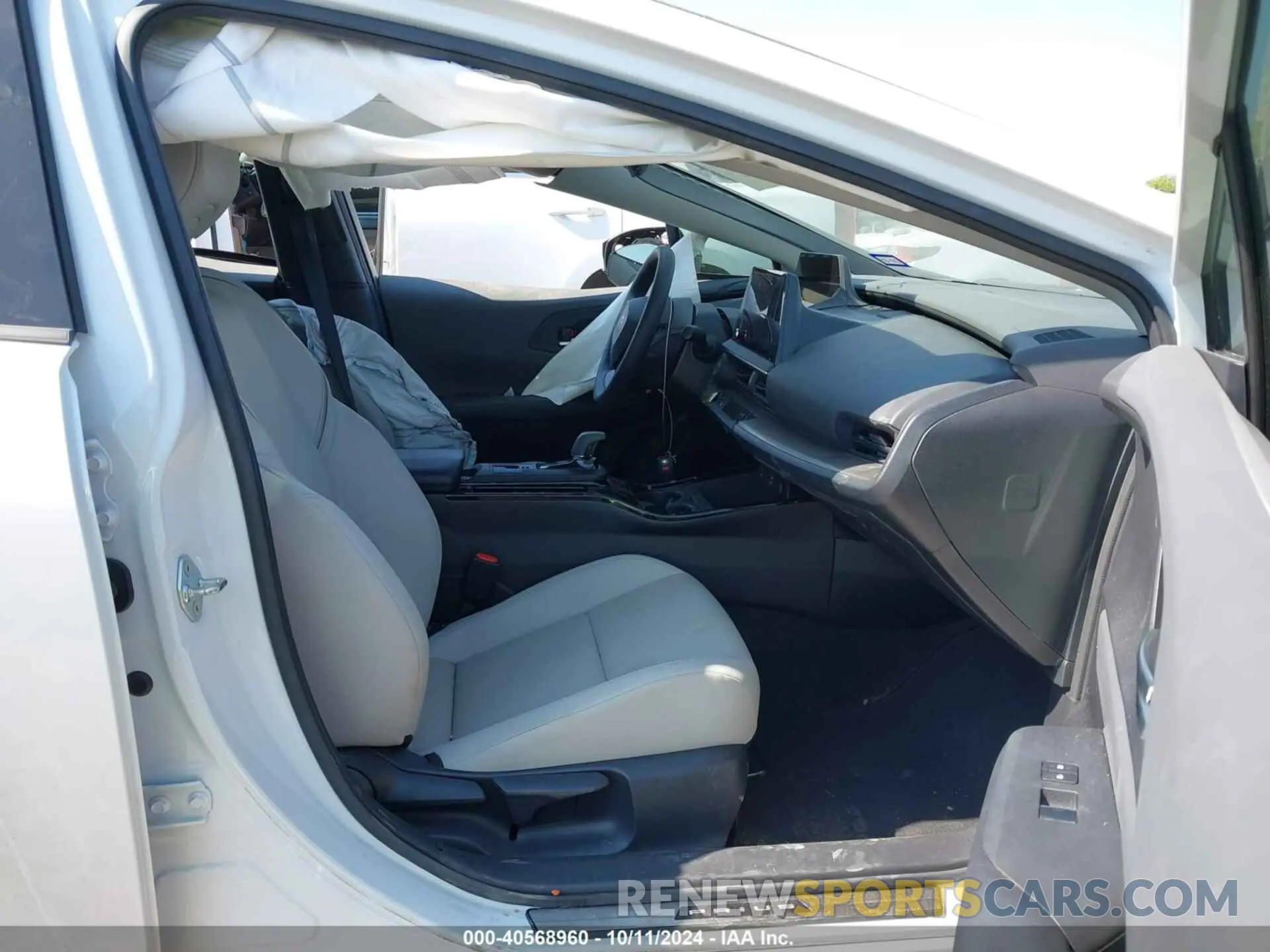 5 fotografías del automóvil dañado JTDACAAU6P3011869 TOYOTA PRIUS 2023