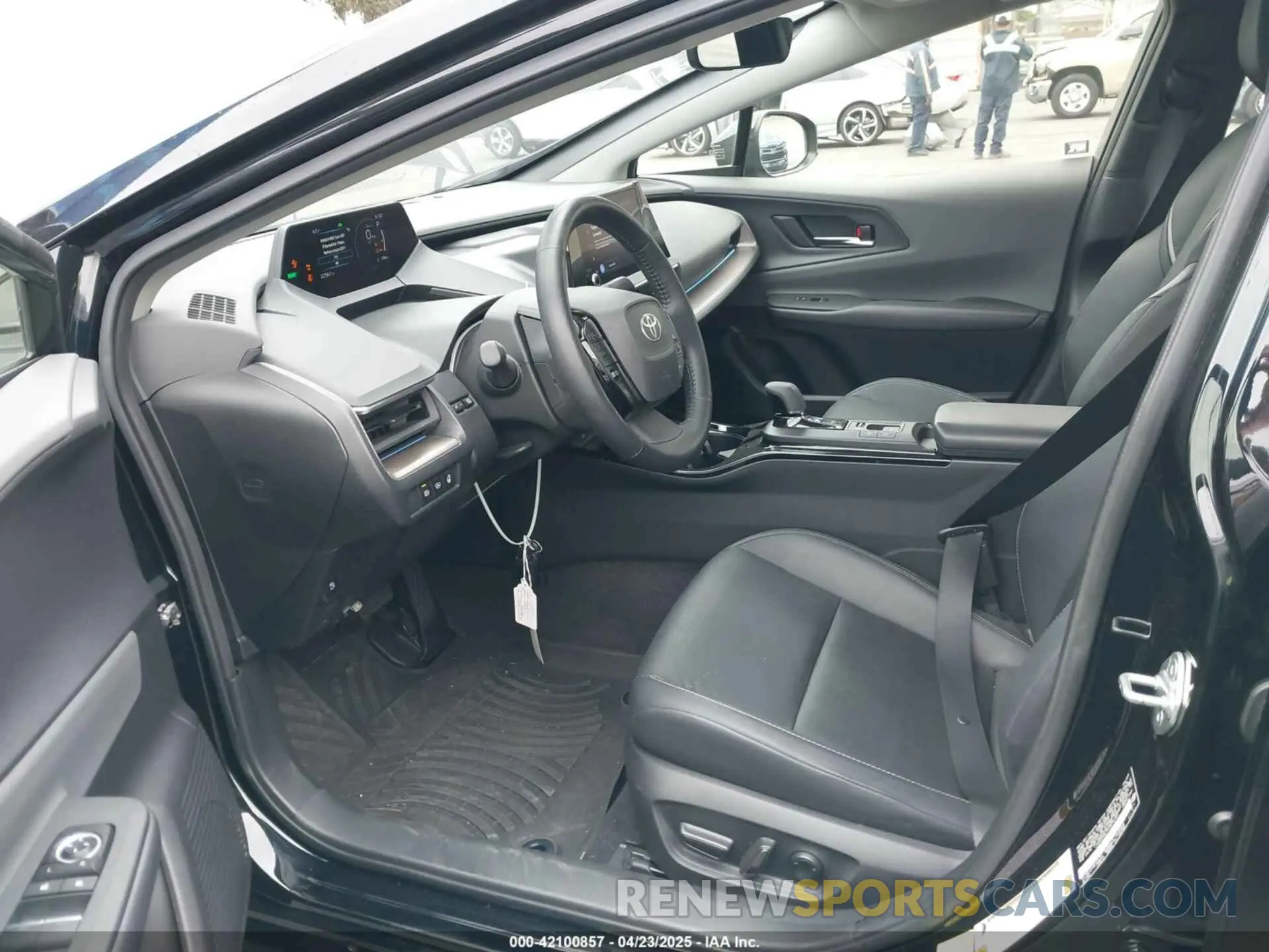 5 fotografías del automóvil dañado JTDACAAU7P3010701 TOYOTA PRIUS 2023