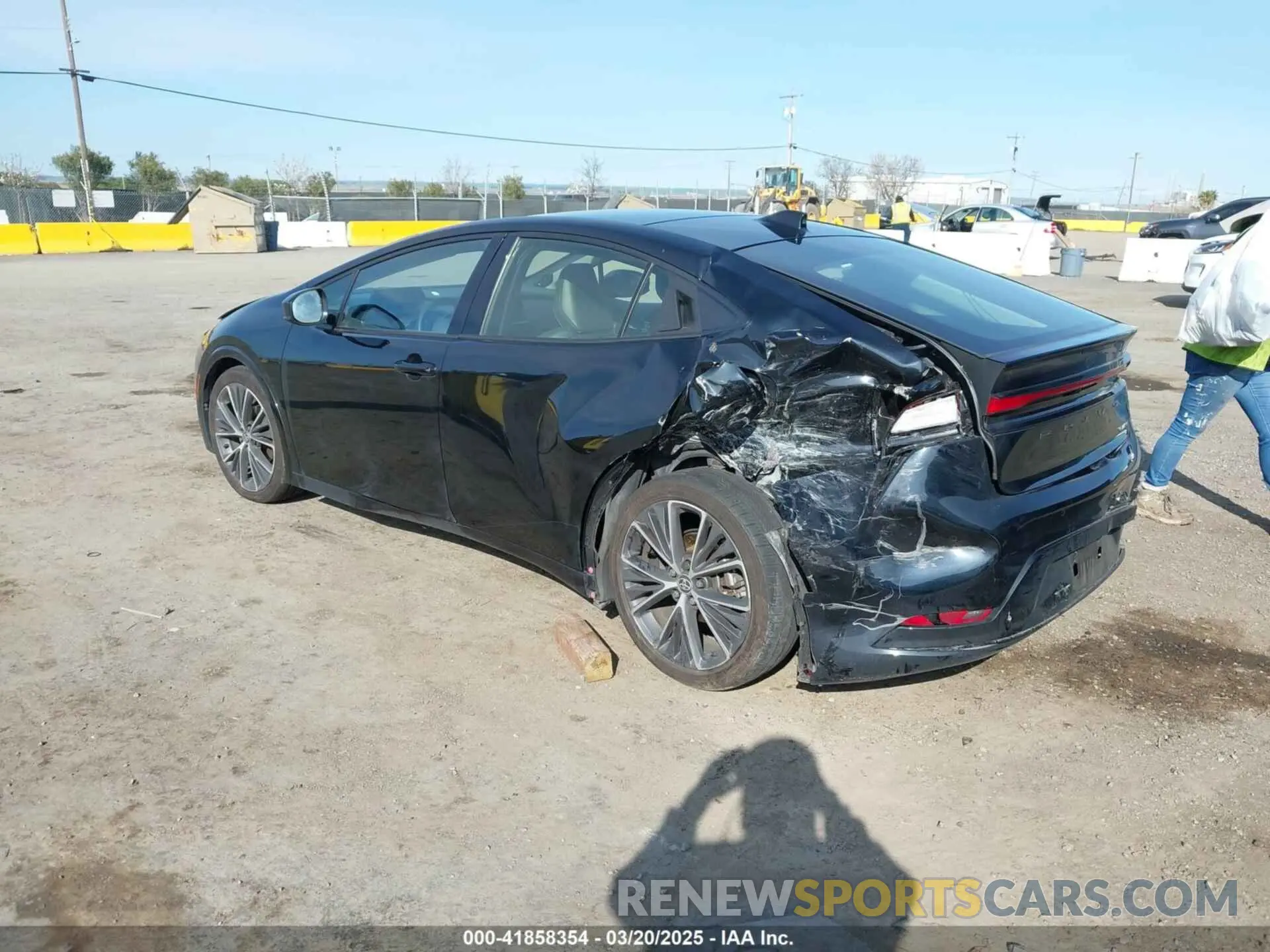 3 fotografías del automóvil dañado JTDACAAU9P3013616 TOYOTA PRIUS 2023