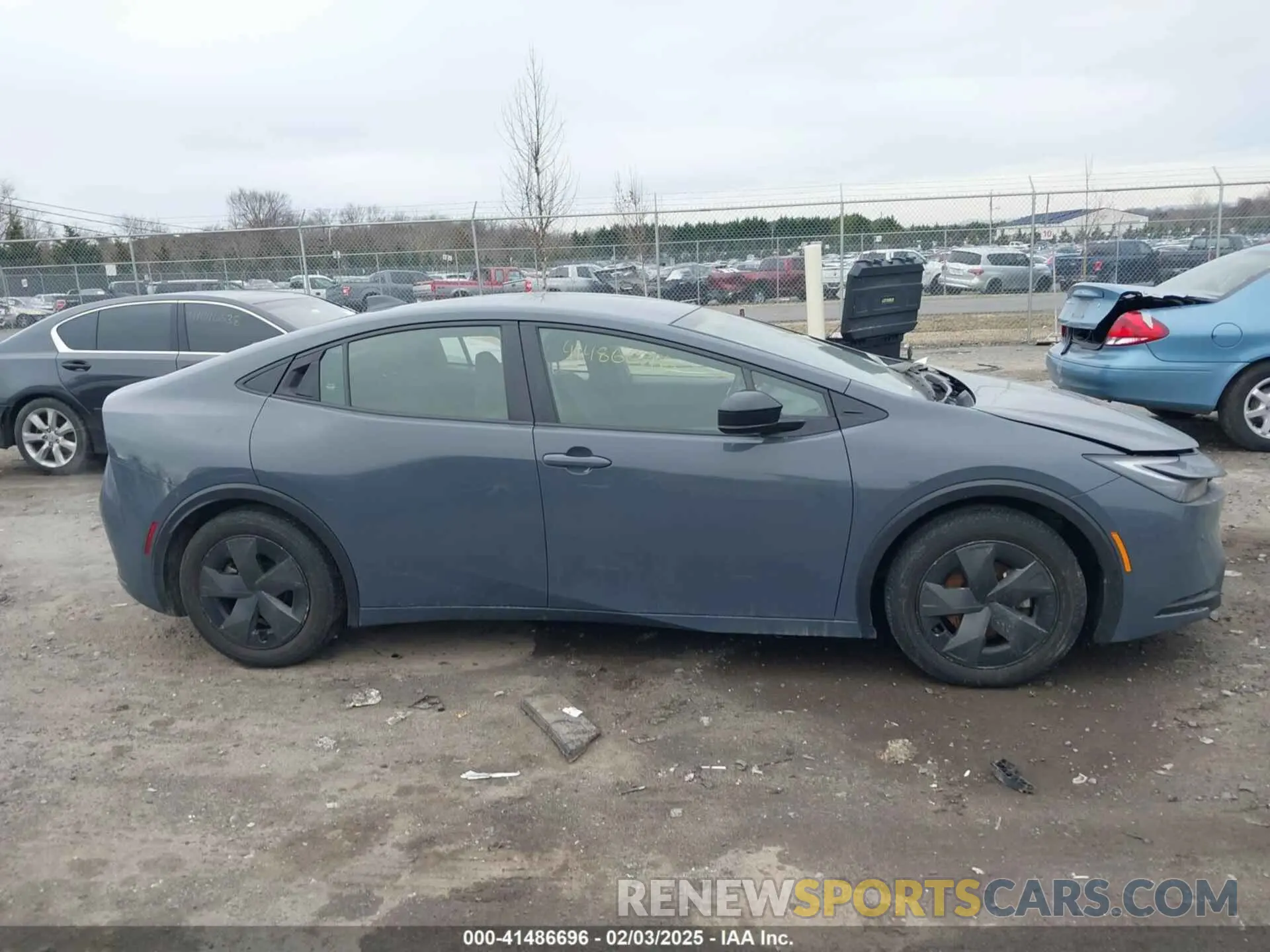 13 fotografías del automóvil dañado JTDACAAUXP3000714 TOYOTA PRIUS 2023