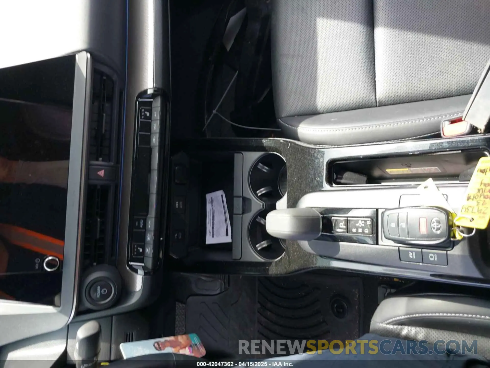 11 fotografías del automóvil dañado JTDACAAUXP3006206 TOYOTA PRIUS 2023
