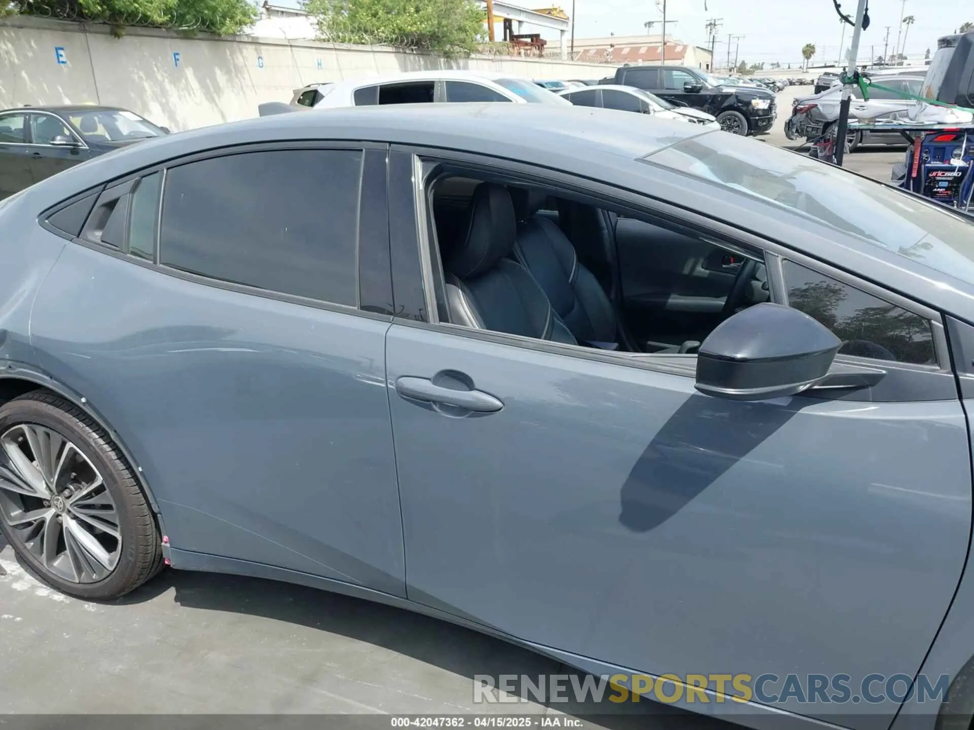 14 fotografías del automóvil dañado JTDACAAUXP3006206 TOYOTA PRIUS 2023