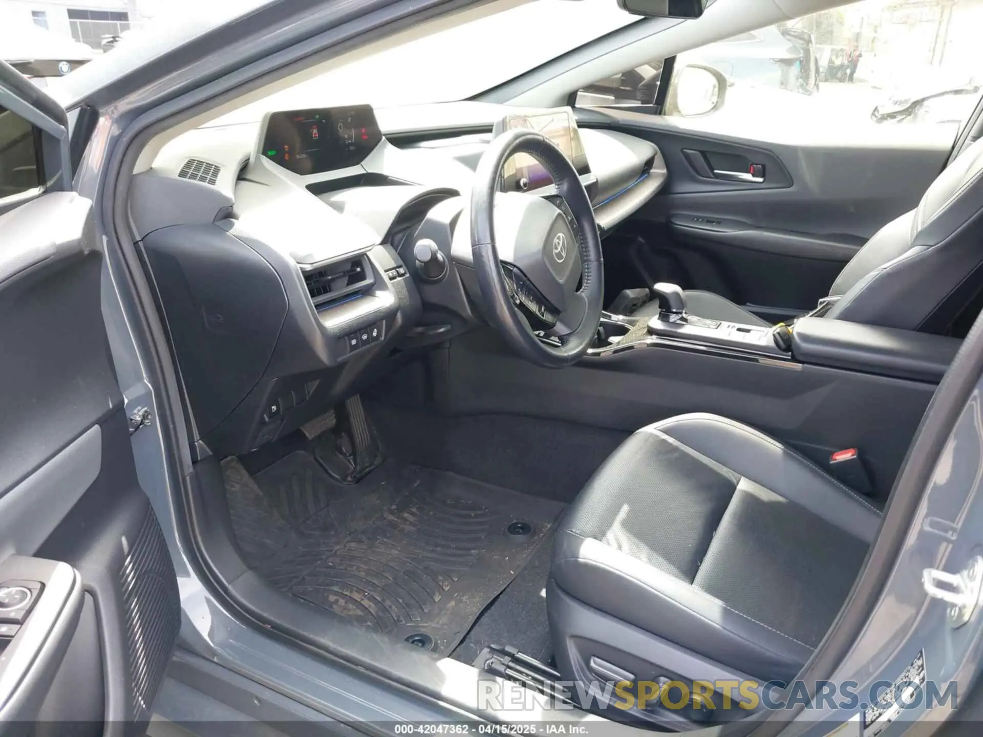 18 fotografías del automóvil dañado JTDACAAUXP3006206 TOYOTA PRIUS 2023