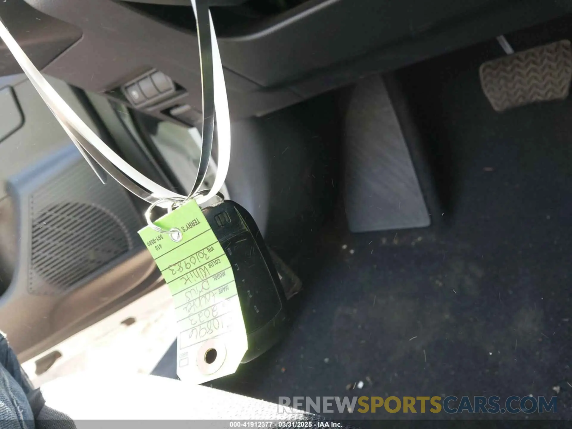 11 fotografías del automóvil dañado JTDACAAUXP3010983 TOYOTA PRIUS 2023