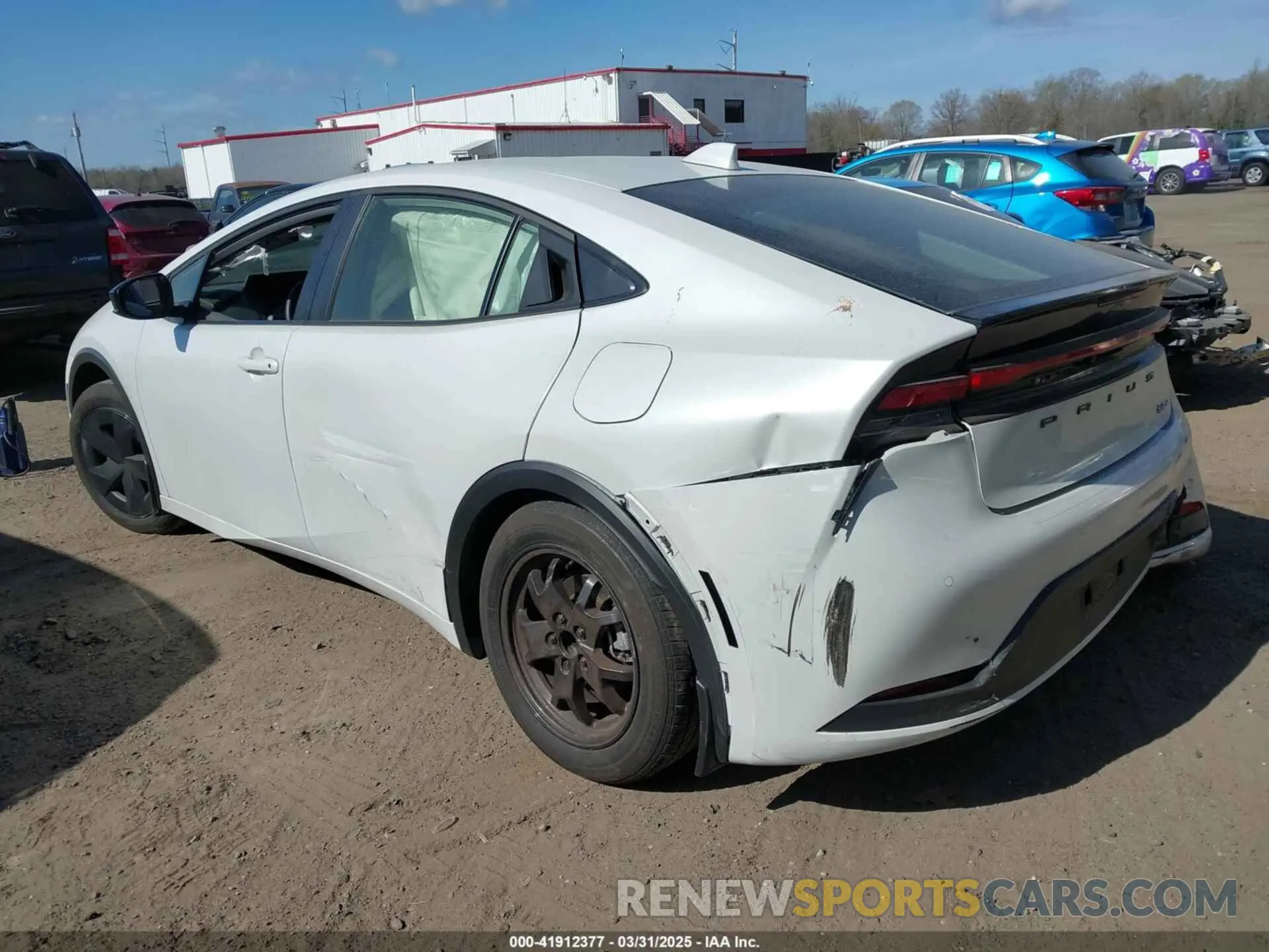 3 fotografías del automóvil dañado JTDACAAUXP3010983 TOYOTA PRIUS 2023