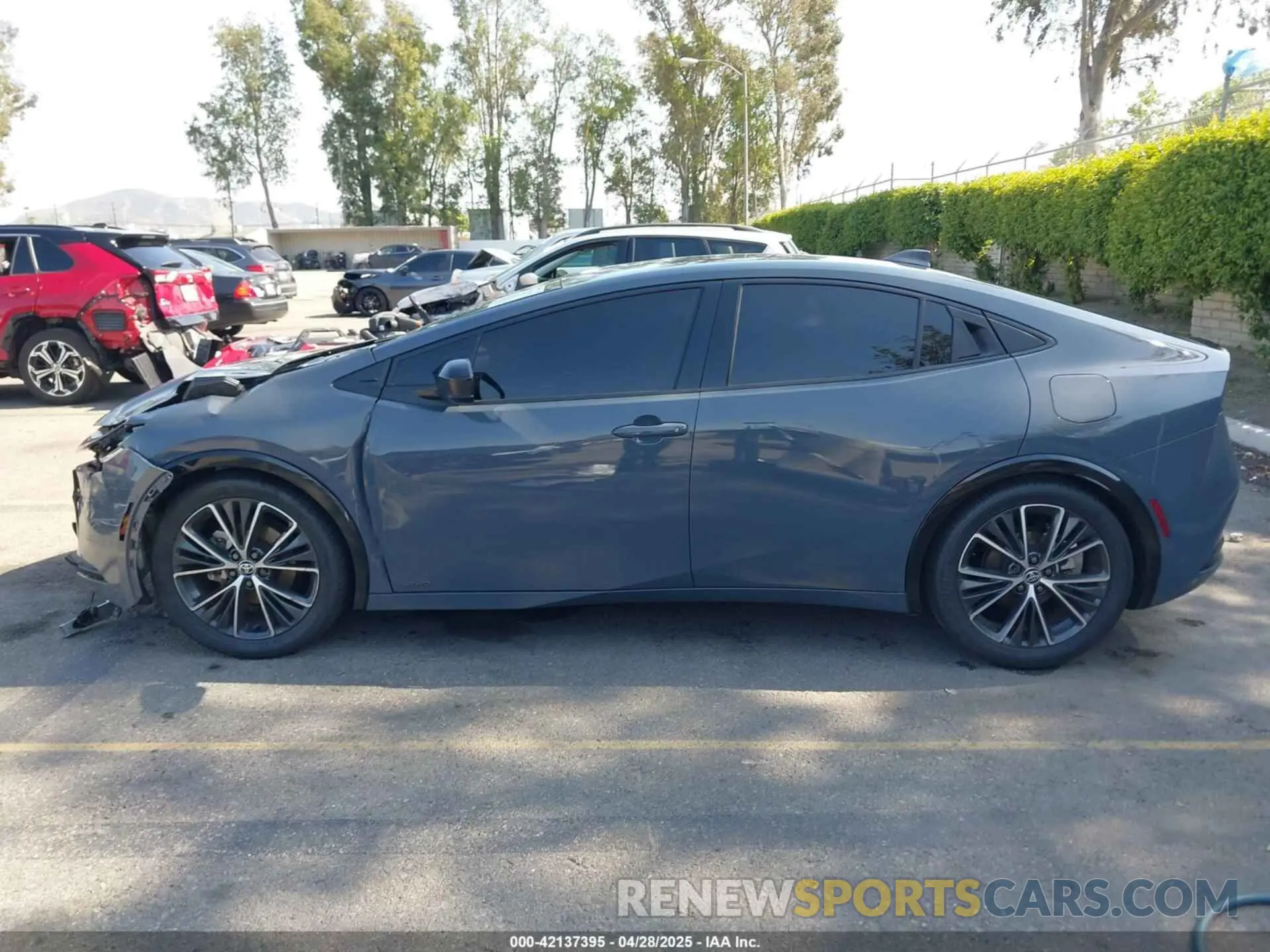14 fotografías del automóvil dañado JTDADABU6P3001399 TOYOTA PRIUS 2023
