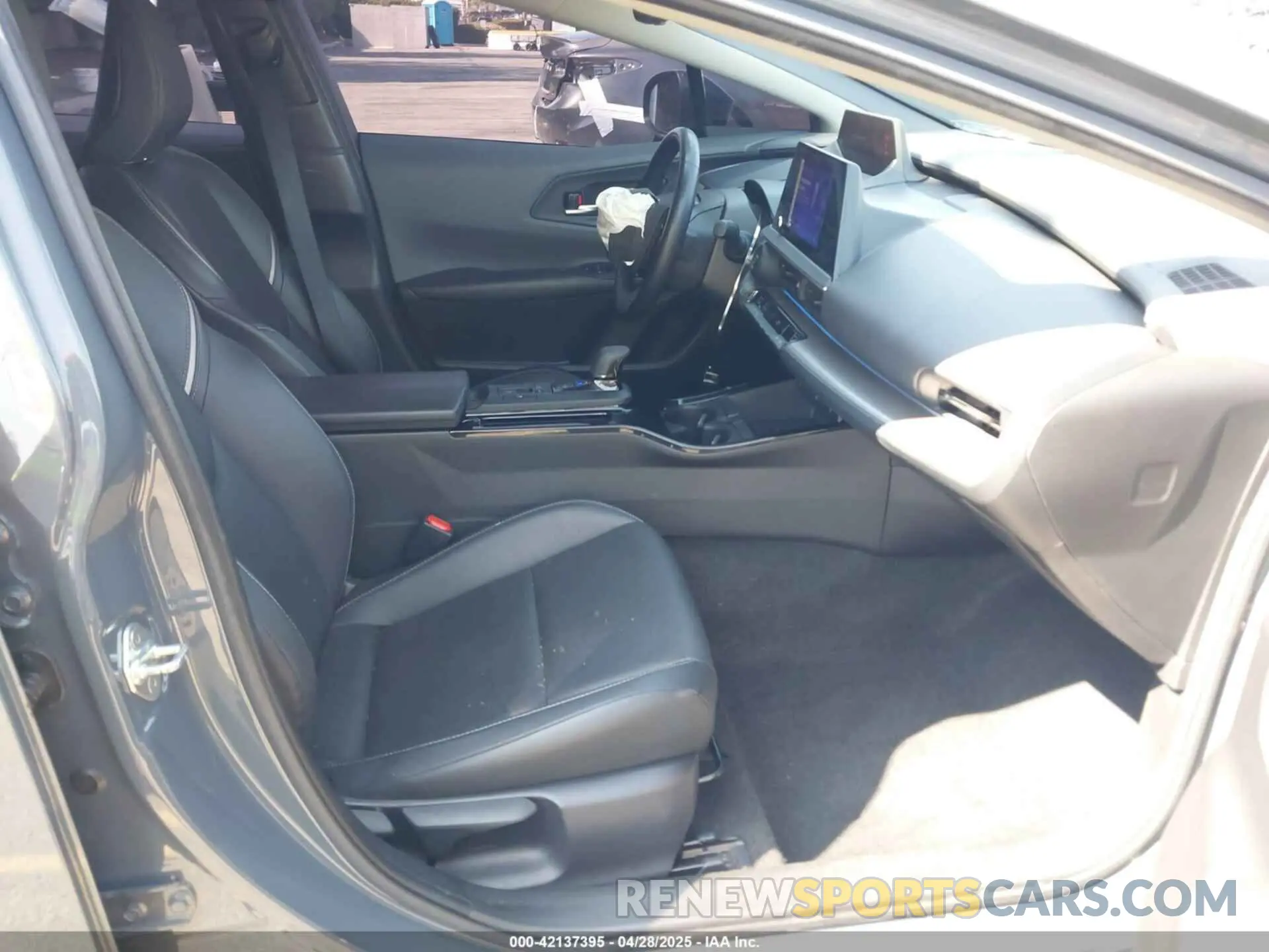 5 fotografías del automóvil dañado JTDADABU6P3001399 TOYOTA PRIUS 2023
