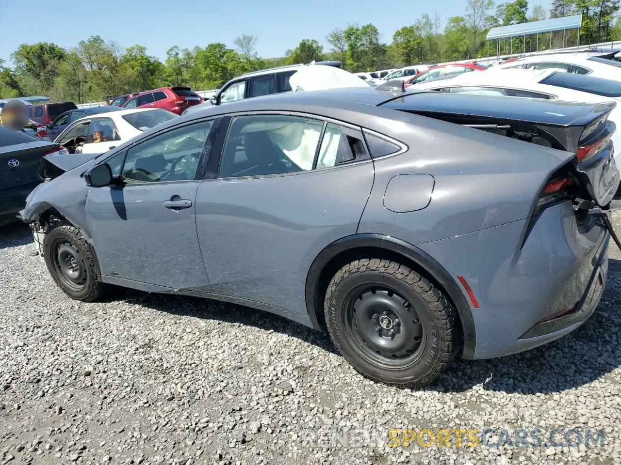 2 fotografías del automóvil dañado JTDADABU7P3002464 TOYOTA PRIUS 2023