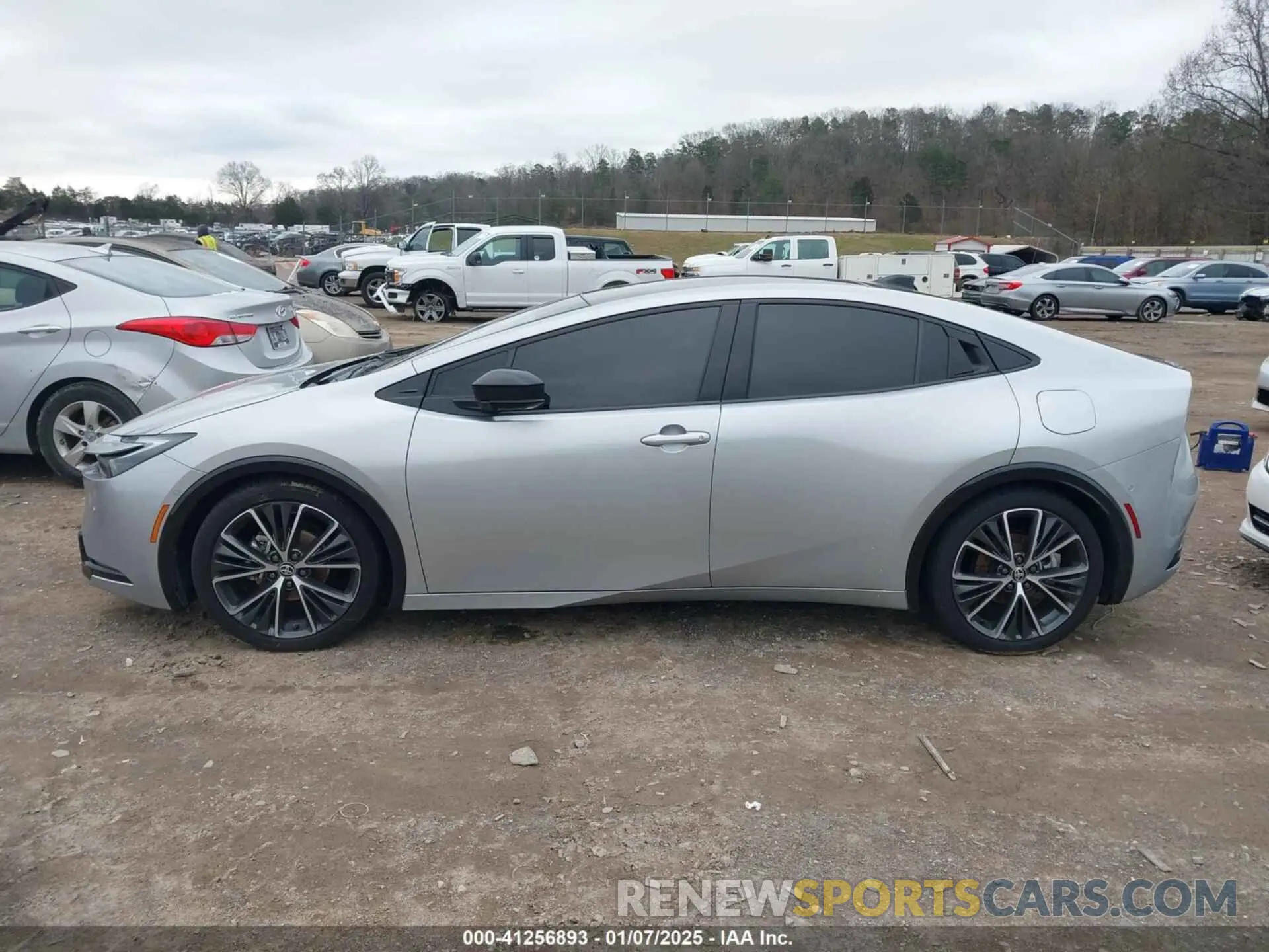 14 fotografías del automóvil dañado JTDACAAU0R3015094 TOYOTA PRIUS 2024