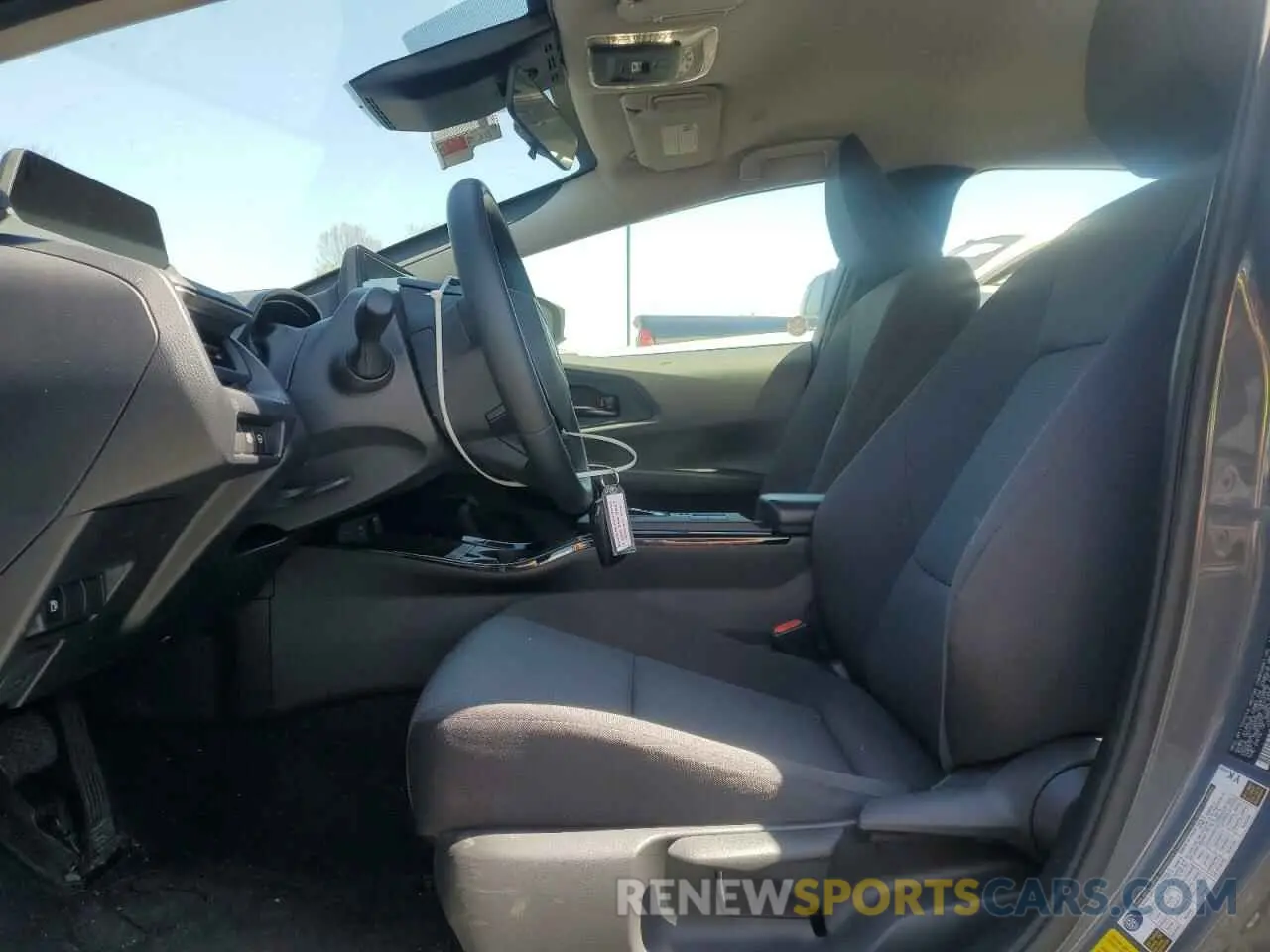 7 fotografías del automóvil dañado JTDACAAU0R3018979 TOYOTA PRIUS 2024