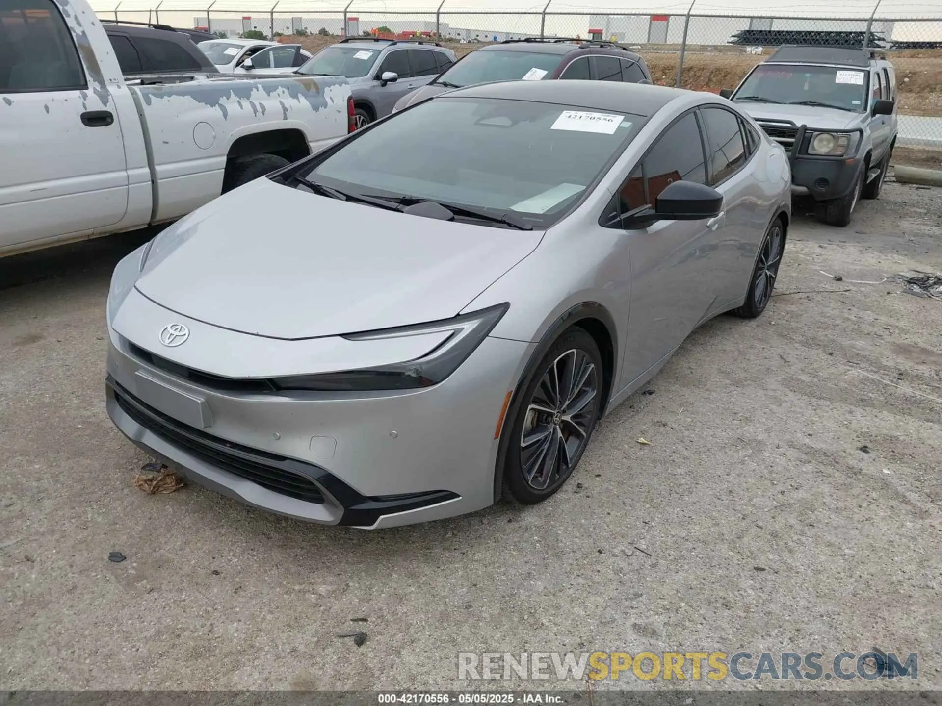 2 fotografías del automóvil dañado JTDACAAU0R3020473 TOYOTA PRIUS 2024