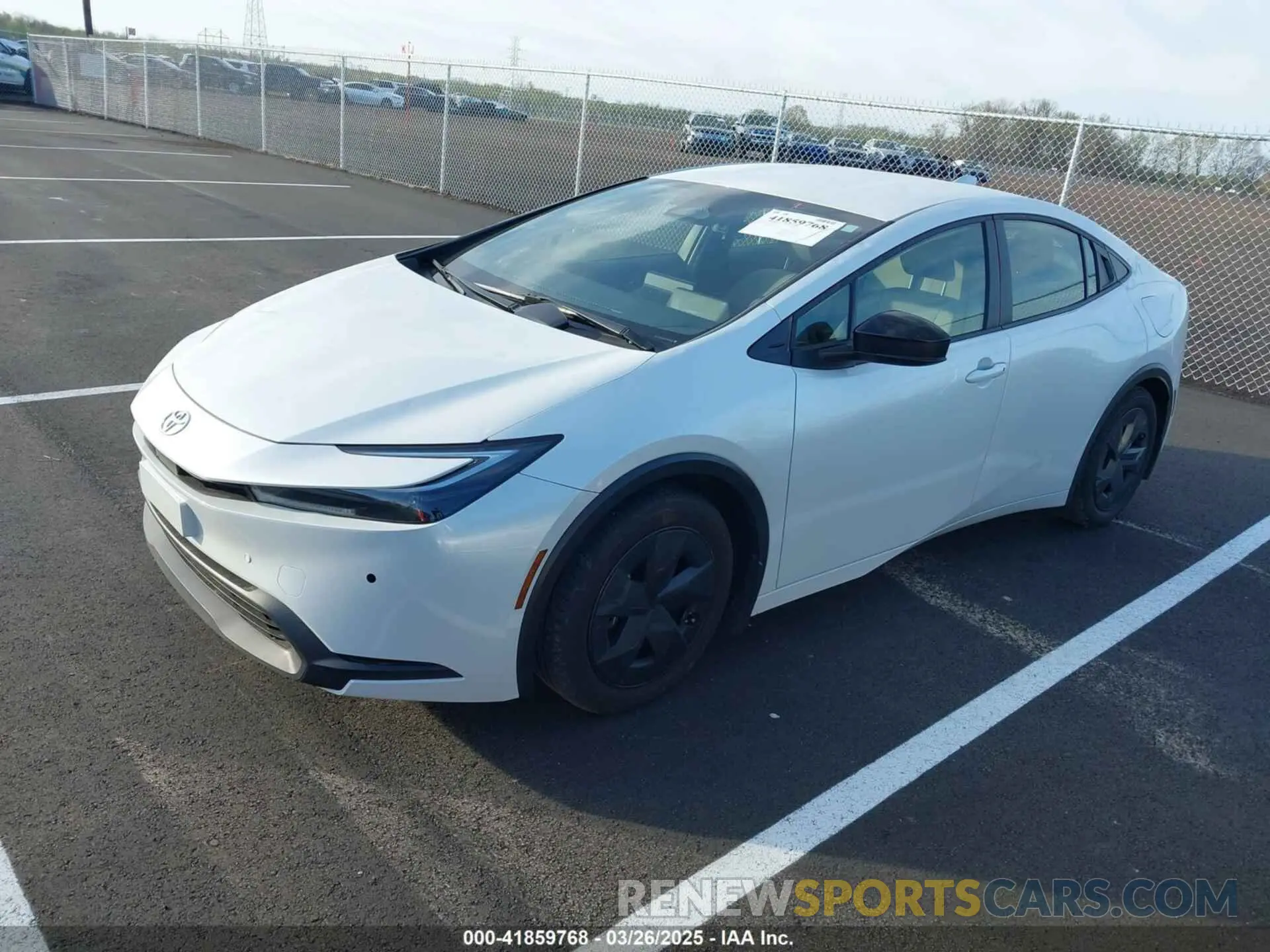 2 fotografías del automóvil dañado JTDACAAU0R3021509 TOYOTA PRIUS 2024
