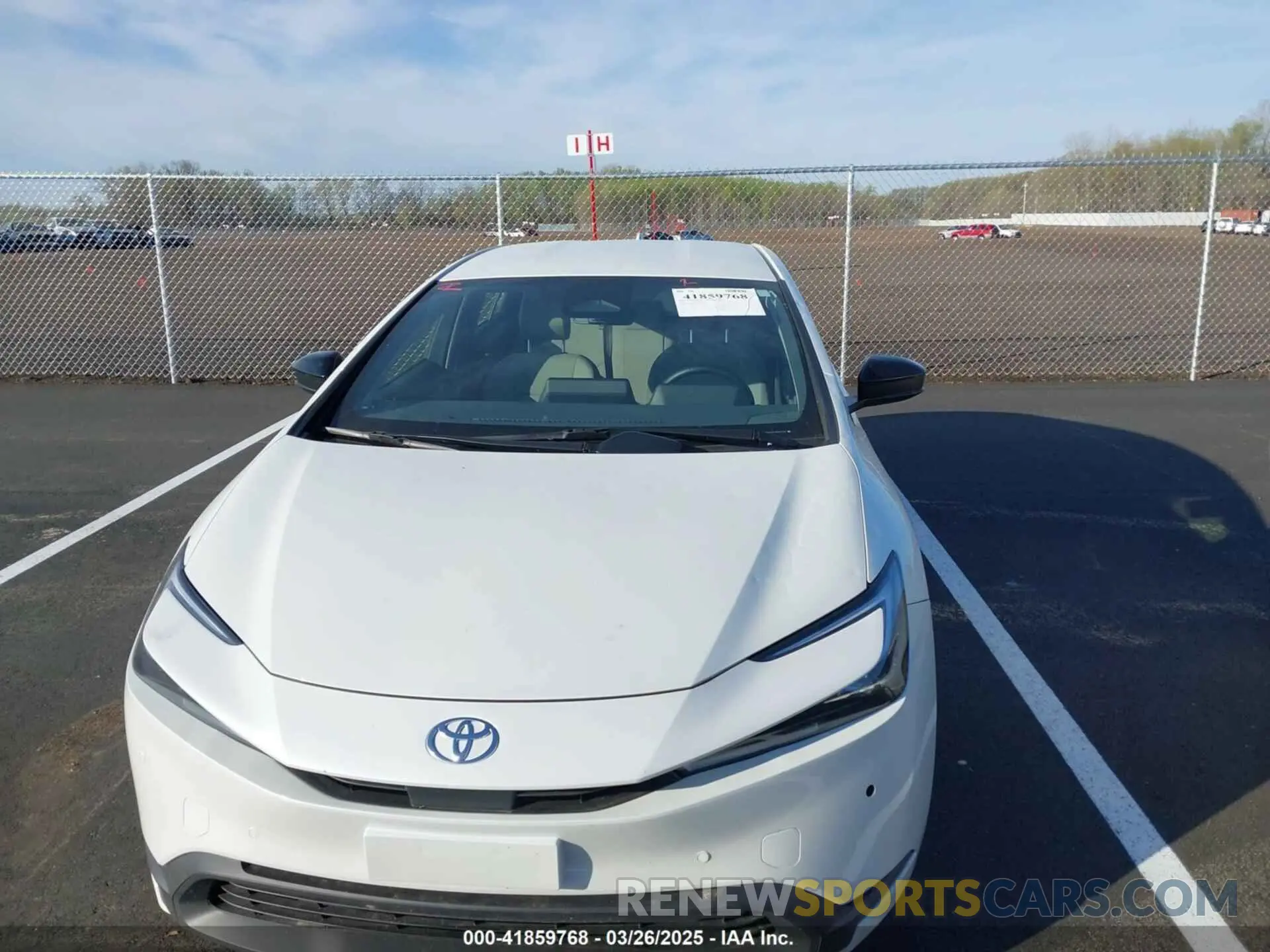 6 fotografías del automóvil dañado JTDACAAU0R3021509 TOYOTA PRIUS 2024