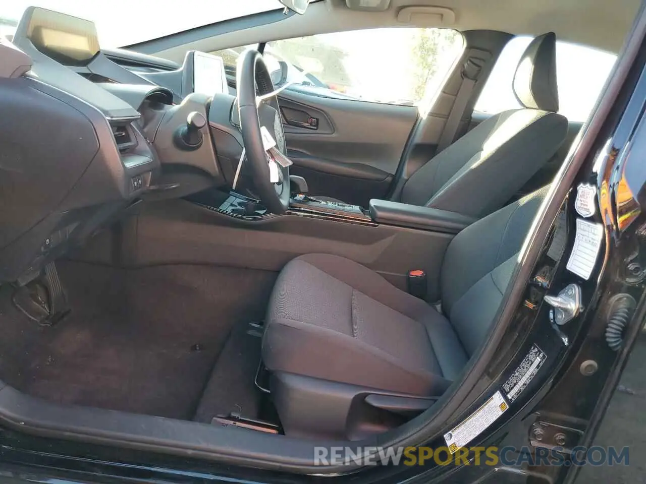 7 fotografías del automóvil dañado JTDACAAU0R3024961 TOYOTA PRIUS 2024