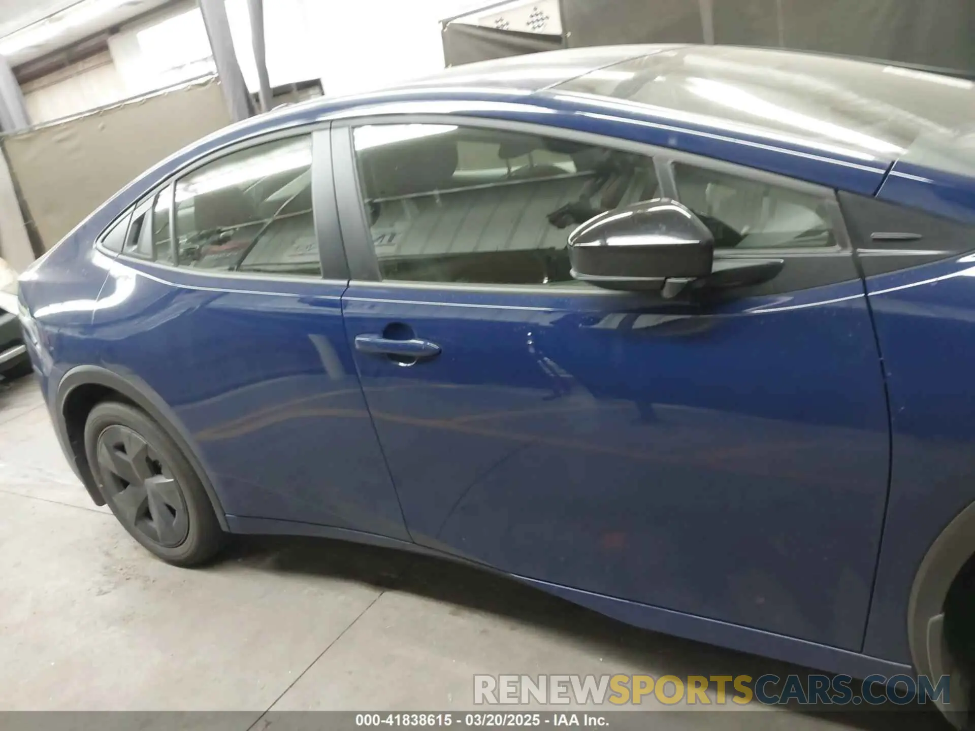 13 fotografías del automóvil dañado JTDACAAU0R3030582 TOYOTA PRIUS 2024