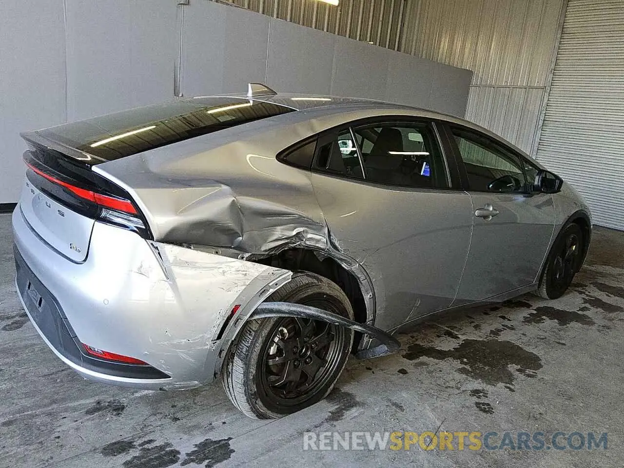 3 fotografías del automóvil dañado JTDACAAU1R3023897 TOYOTA PRIUS 2024