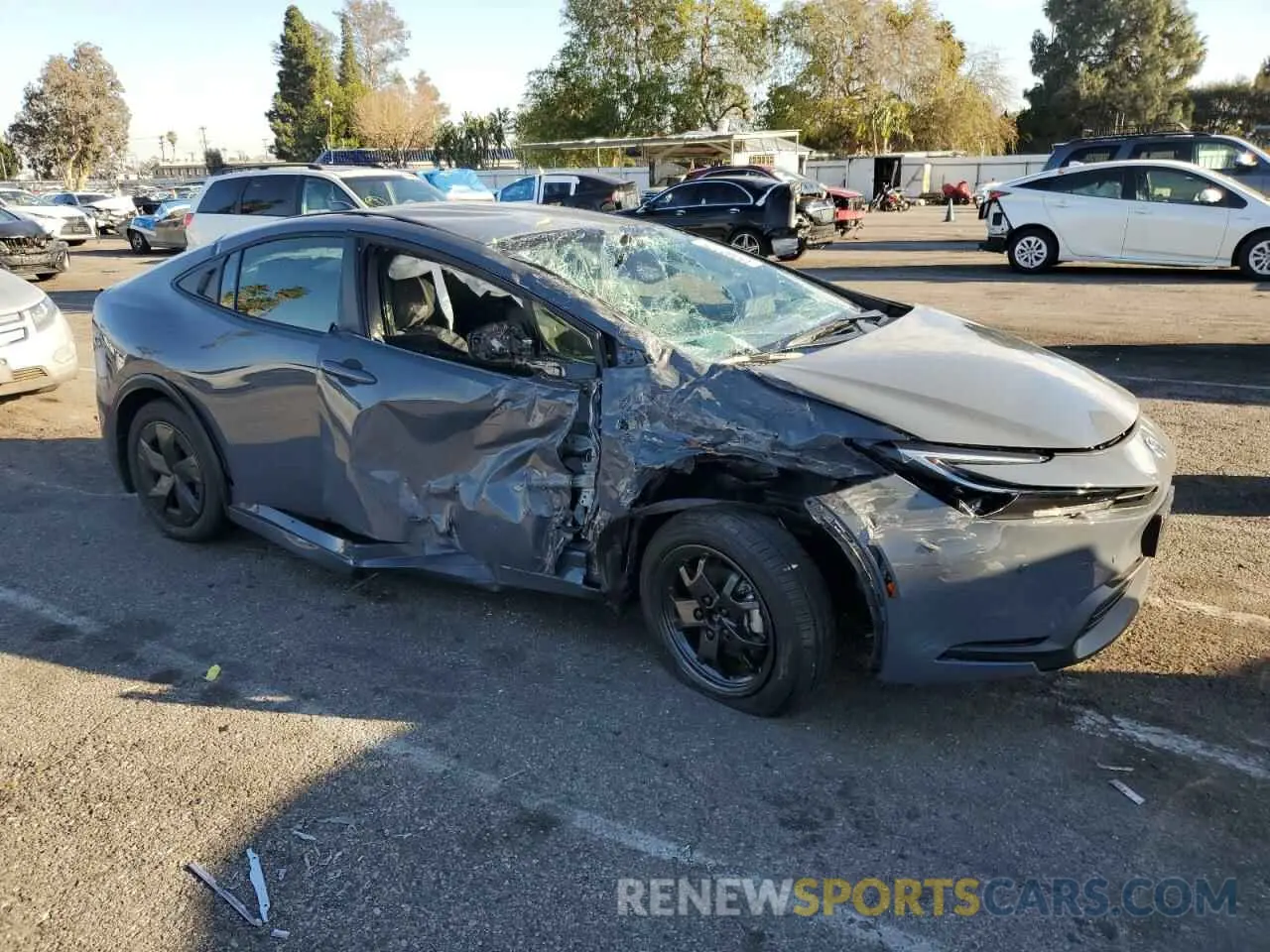 4 fotografías del automóvil dañado JTDACAAU1R3045172 TOYOTA PRIUS 2024