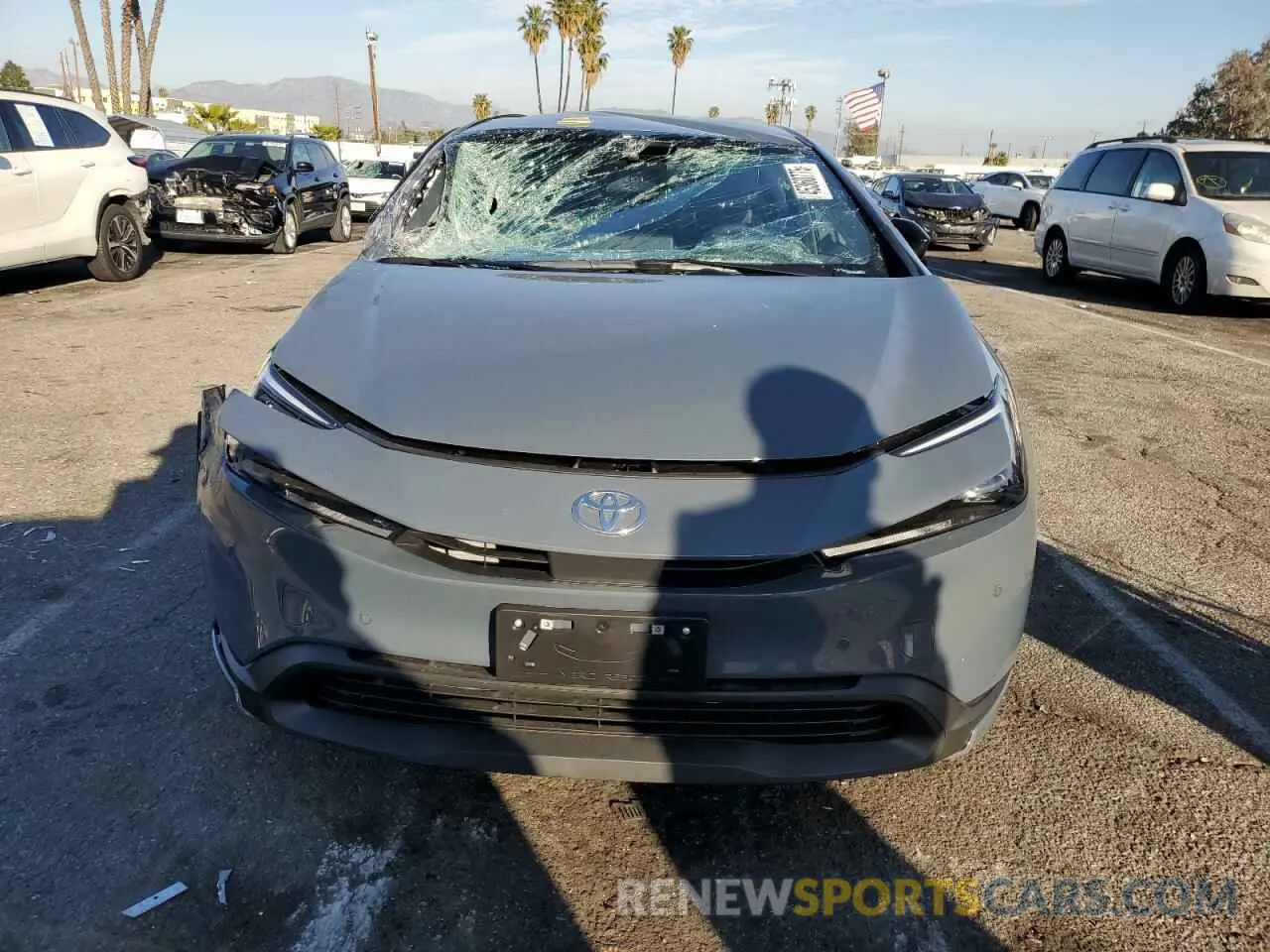5 fotografías del automóvil dañado JTDACAAU1R3045172 TOYOTA PRIUS 2024