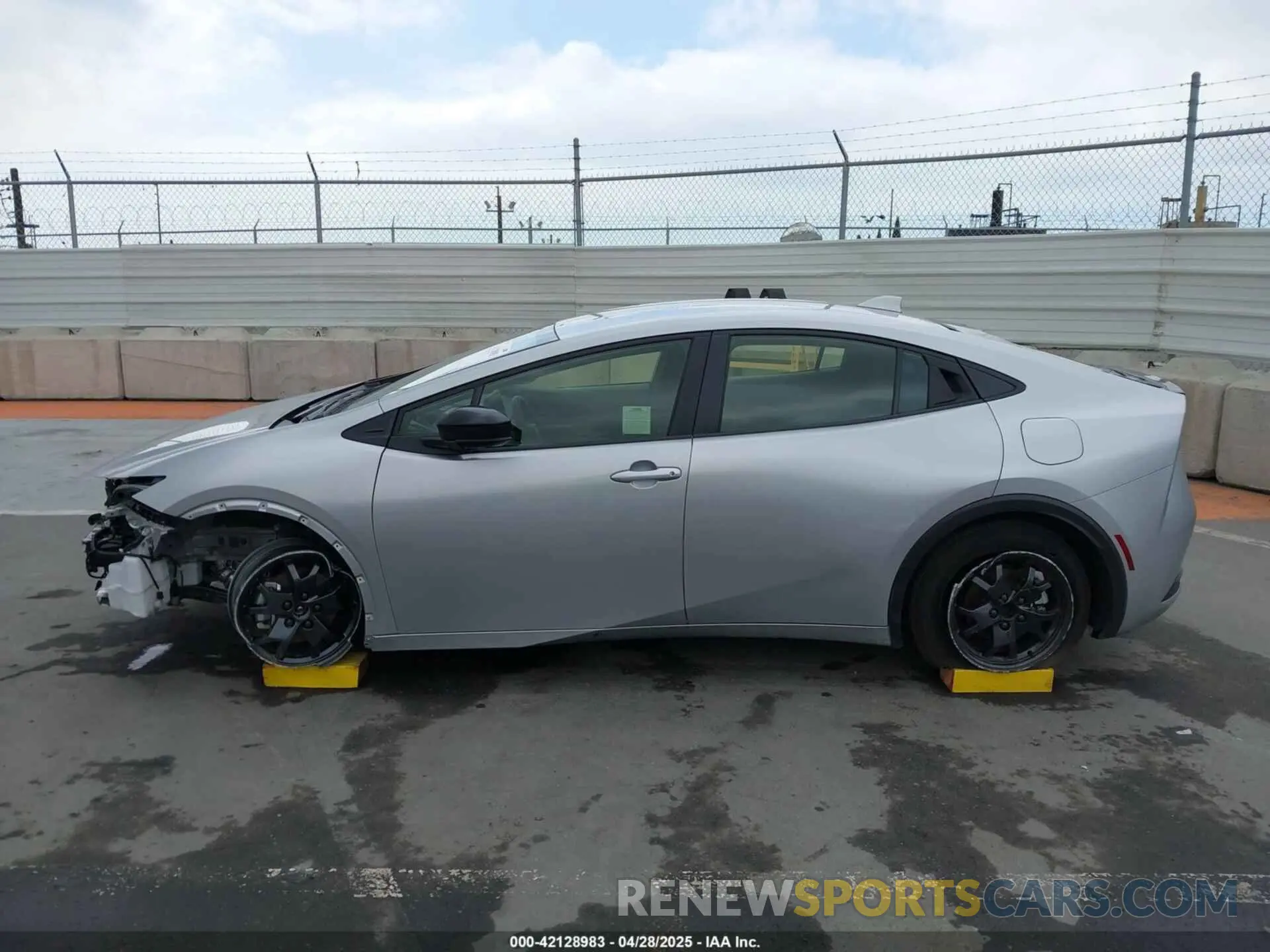 15 fotografías del automóvil dañado JTDACAAU2R3019020 TOYOTA PRIUS 2024