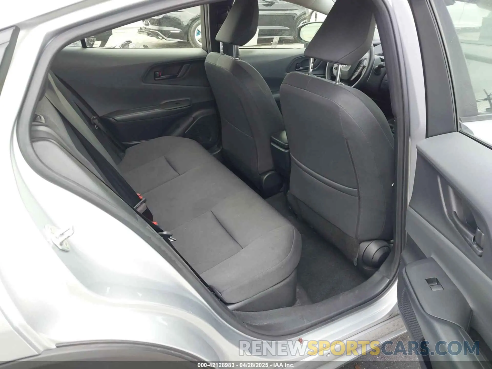 8 fotografías del automóvil dañado JTDACAAU2R3019020 TOYOTA PRIUS 2024
