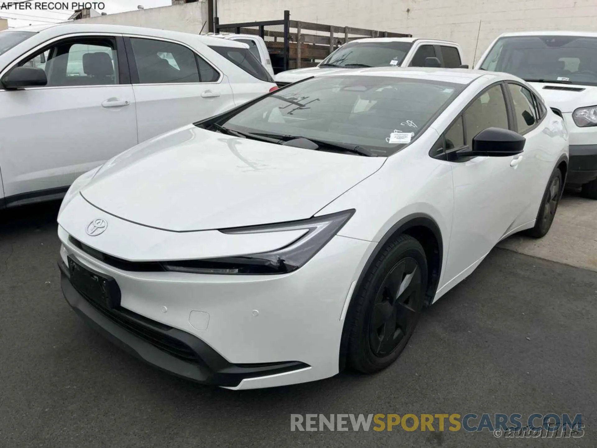 9 fotografías del automóvil dañado JTDACAAU2R3037503 TOYOTA PRIUS 2024
