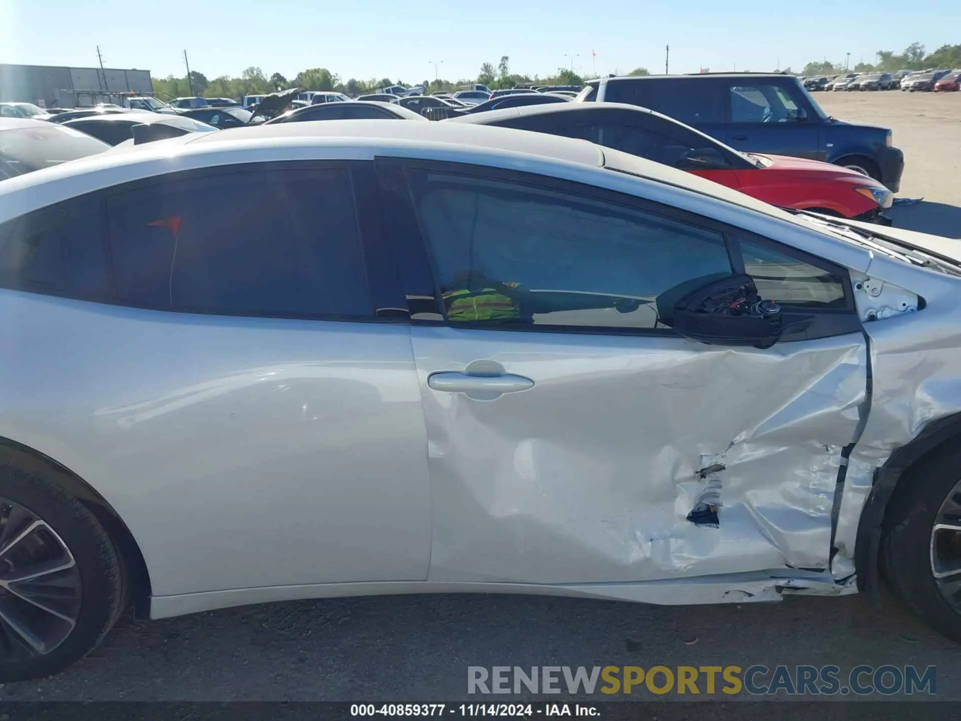 13 fotografías del automóvil dañado JTDACAAU3R3018992 TOYOTA PRIUS 2024
