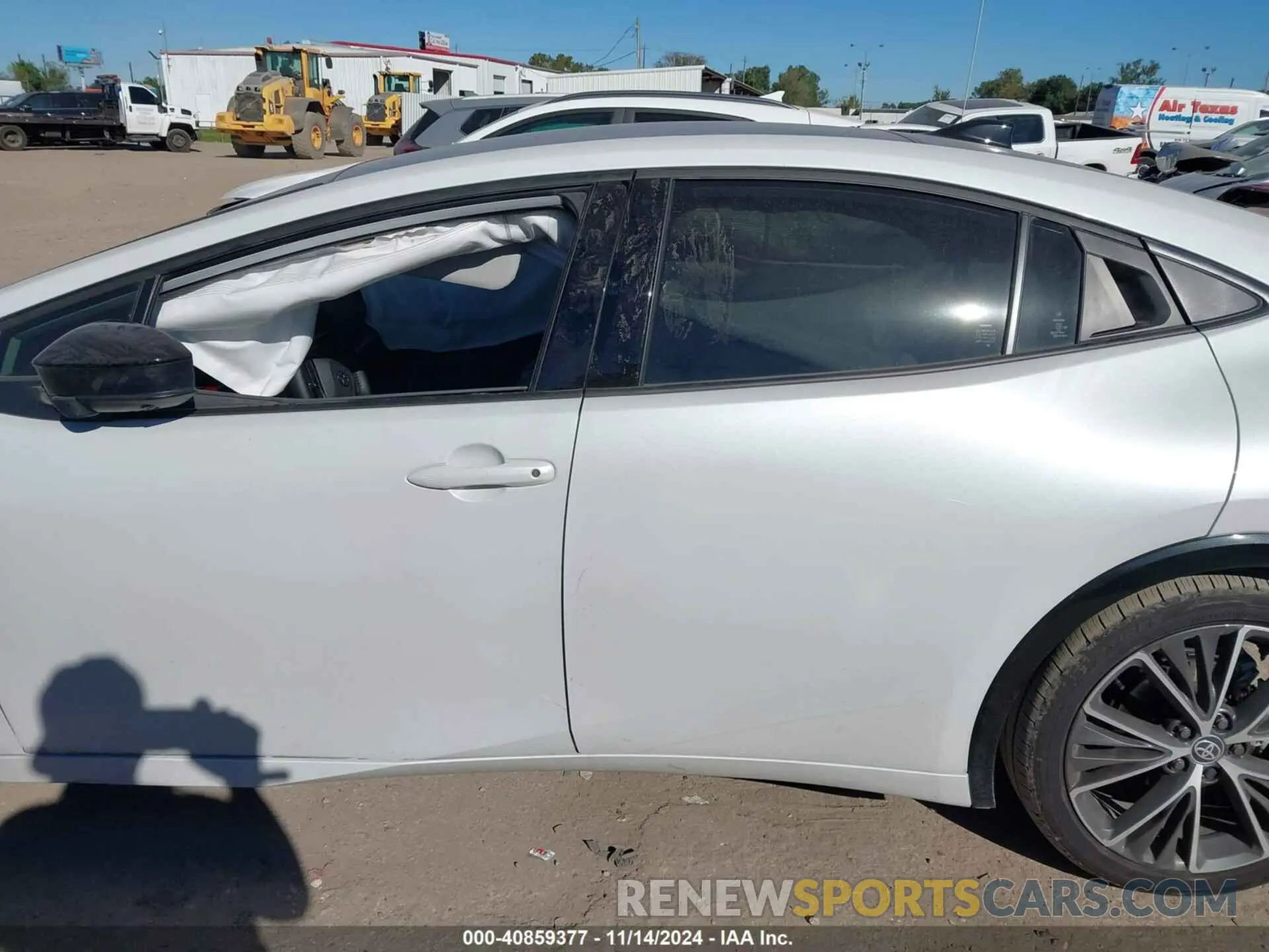 14 fotografías del automóvil dañado JTDACAAU3R3018992 TOYOTA PRIUS 2024