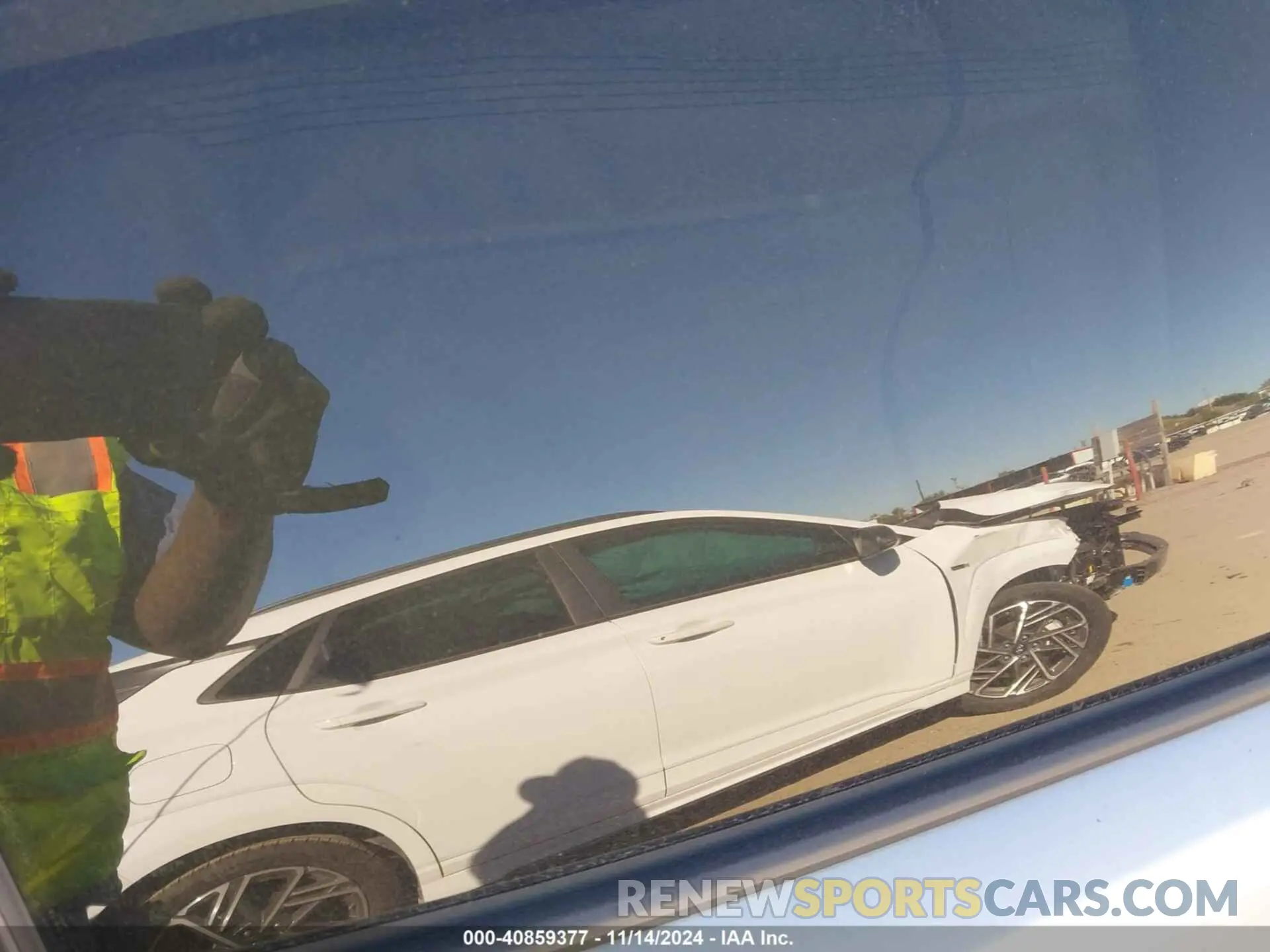8 fotografías del automóvil dañado JTDACAAU3R3018992 TOYOTA PRIUS 2024