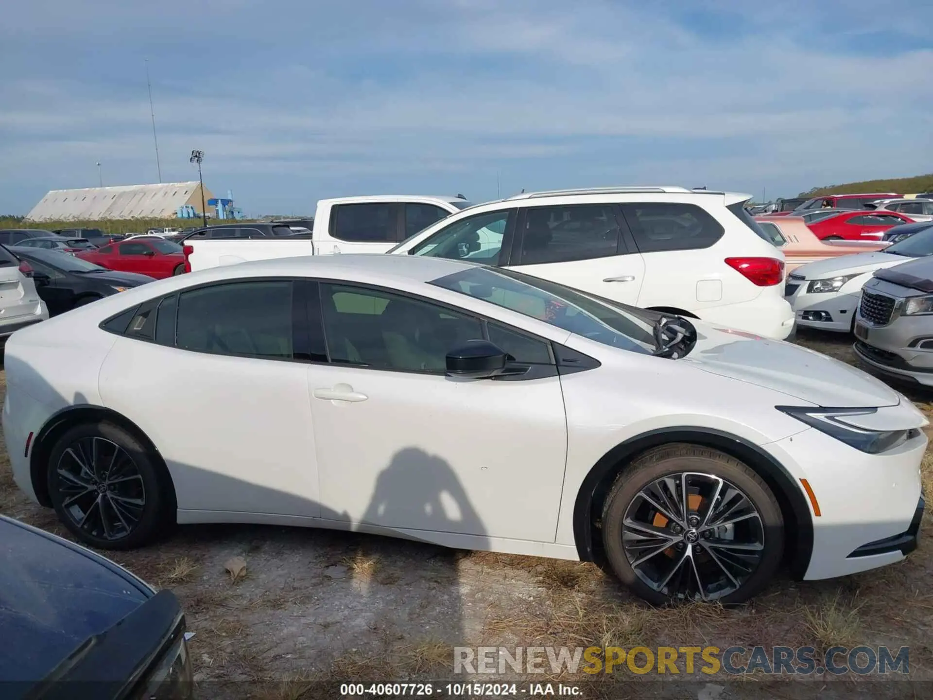 12 fotografías del automóvil dañado JTDACAAU3R3030639 TOYOTA PRIUS 2024