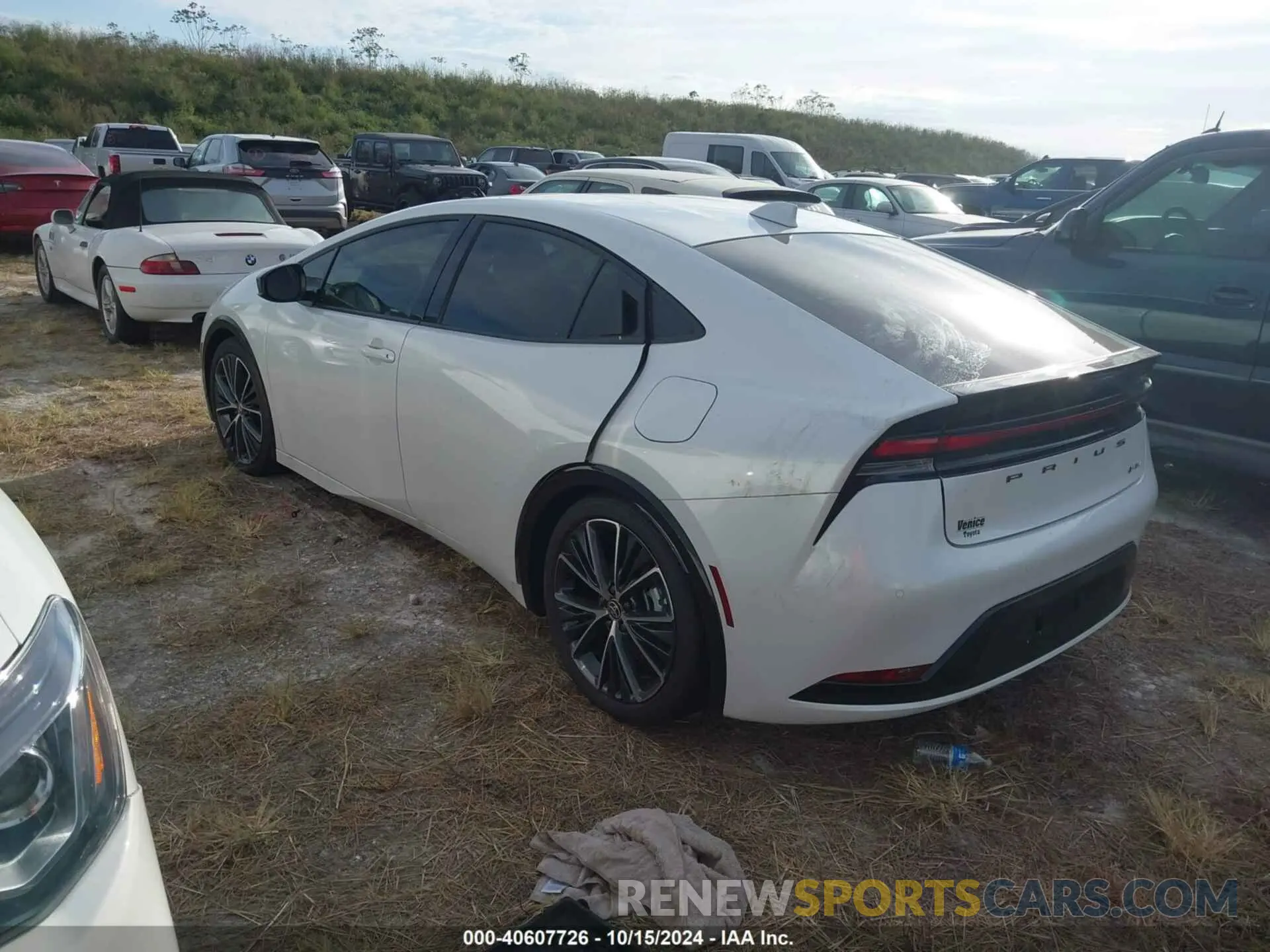 3 fotografías del automóvil dañado JTDACAAU3R3030639 TOYOTA PRIUS 2024